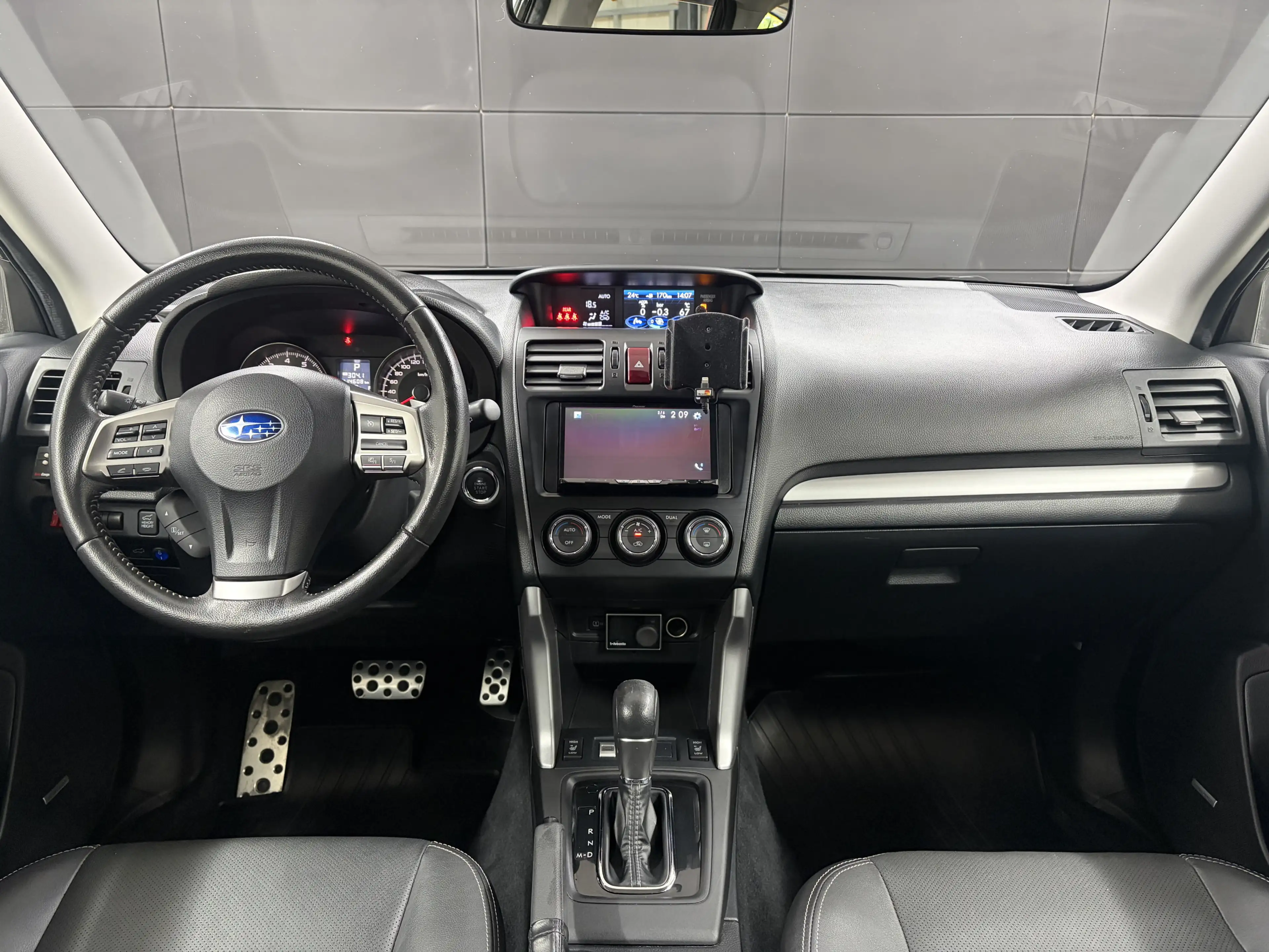 Subaru Forester Platinum+Panorama+H&K+SHZ+Keyless+Navi — photo 9