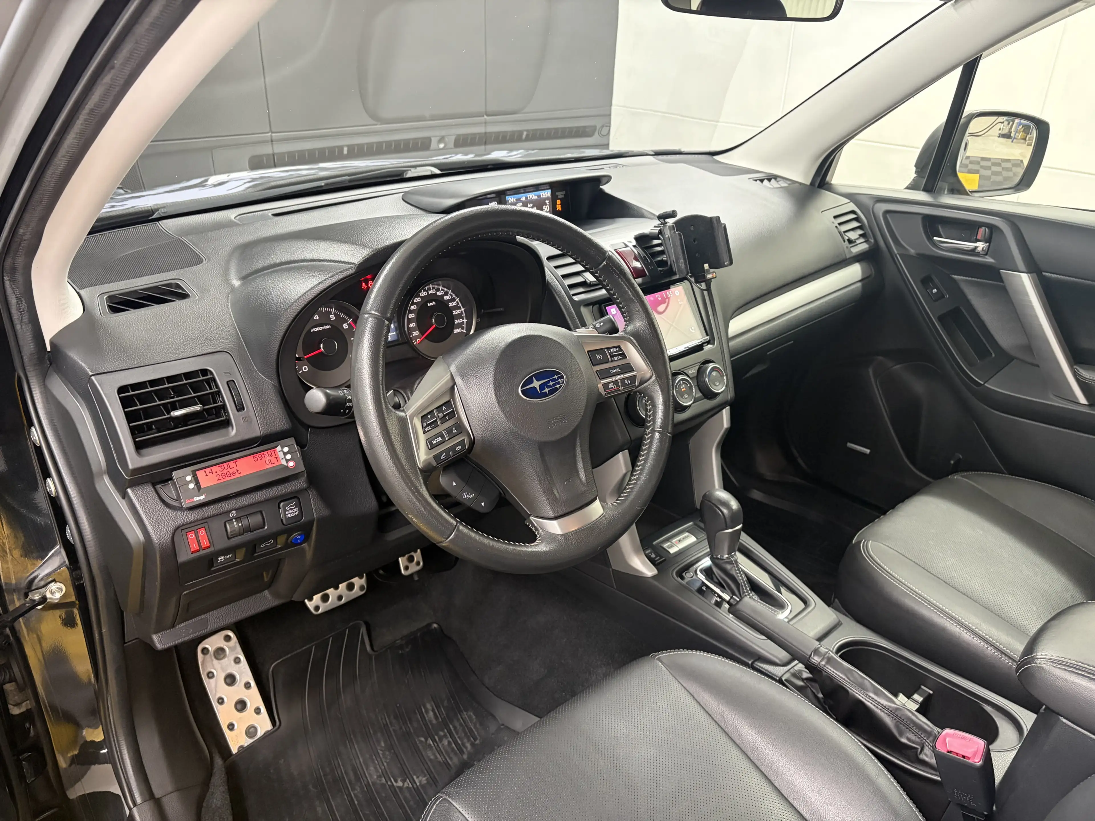 Subaru Forester Platinum+Panorama+H&K+SHZ+Keyless+Navi — photo 8