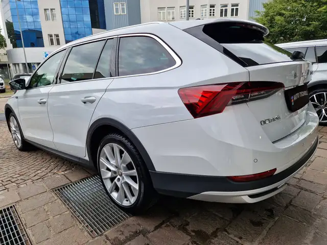 Skoda Octavia view 4