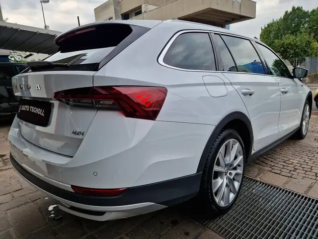 Skoda Octavia view 3