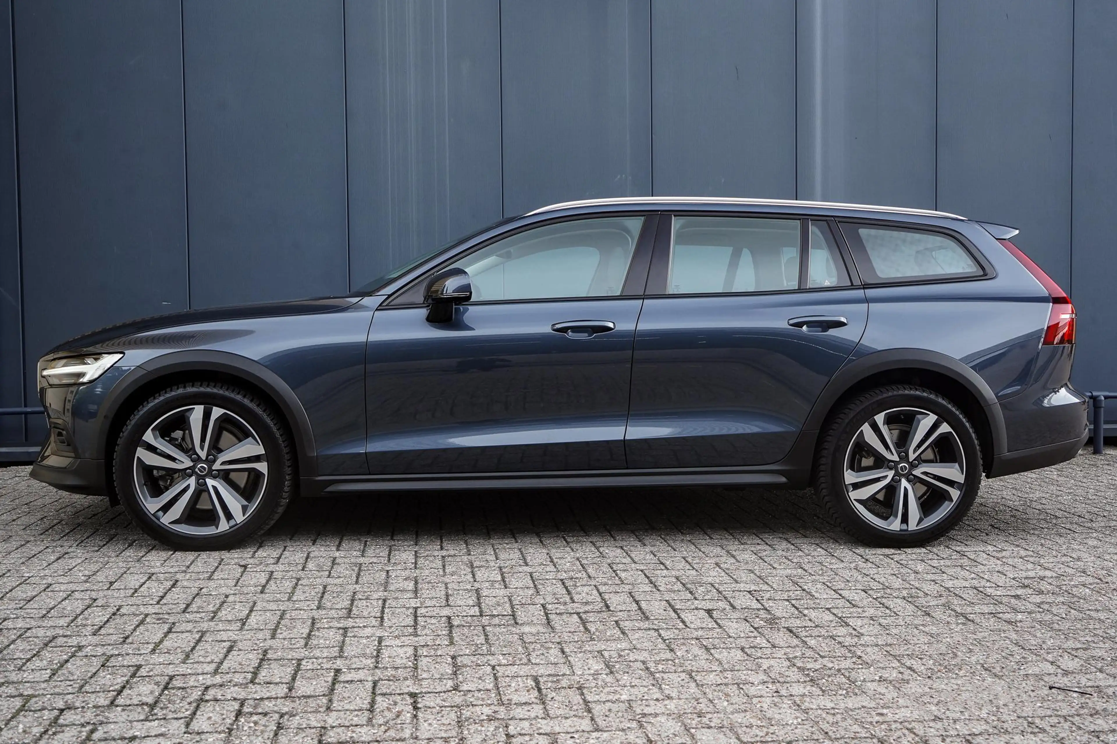 Volvo V60 Cross Country 2.0 B5 AWD Pro | Panoramadak | 360 graden camera | — photo 3