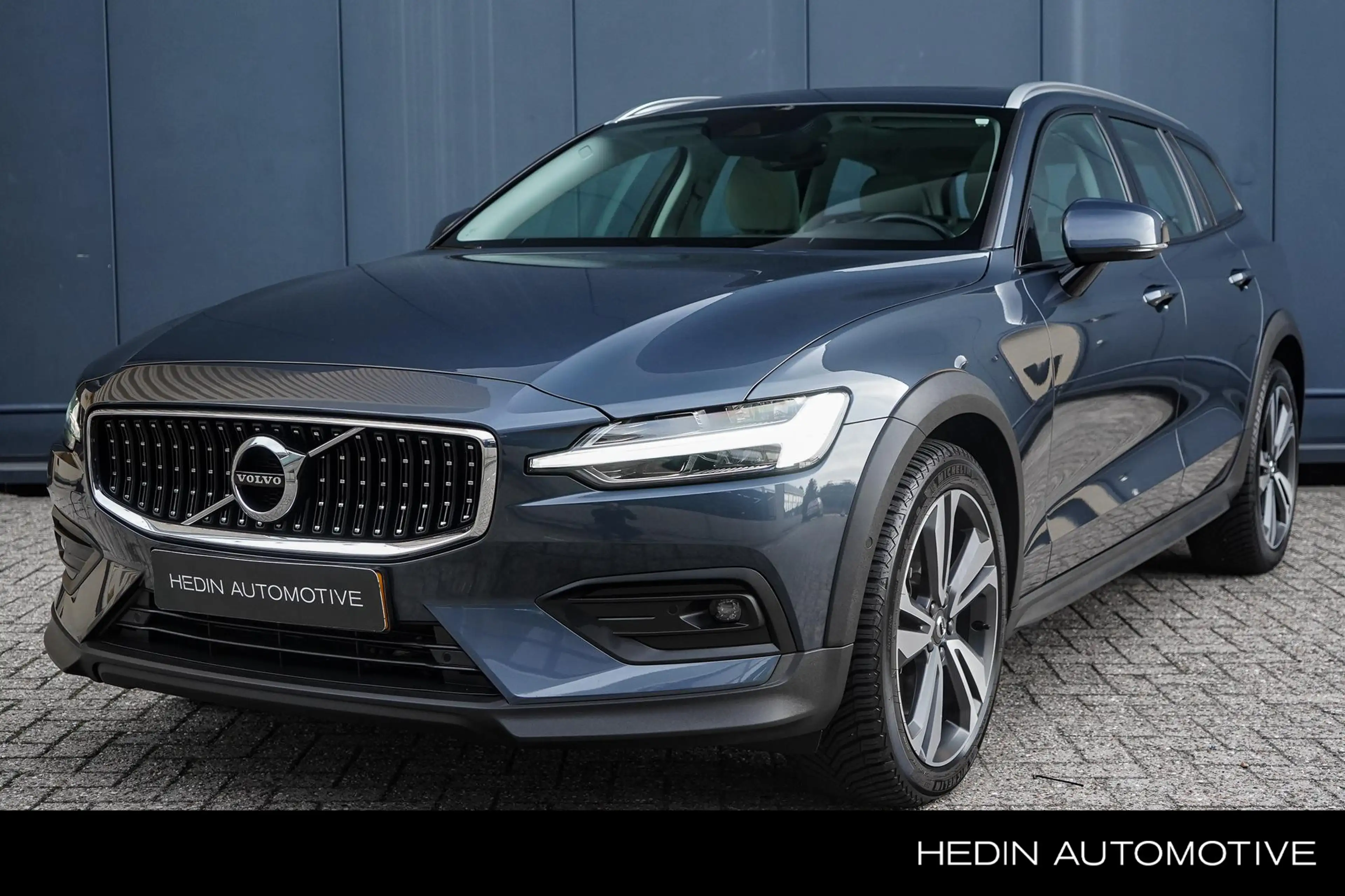 Volvo V60 Cross Country 2.0 B5 AWD Pro | Panoramadak | 360 graden camera |