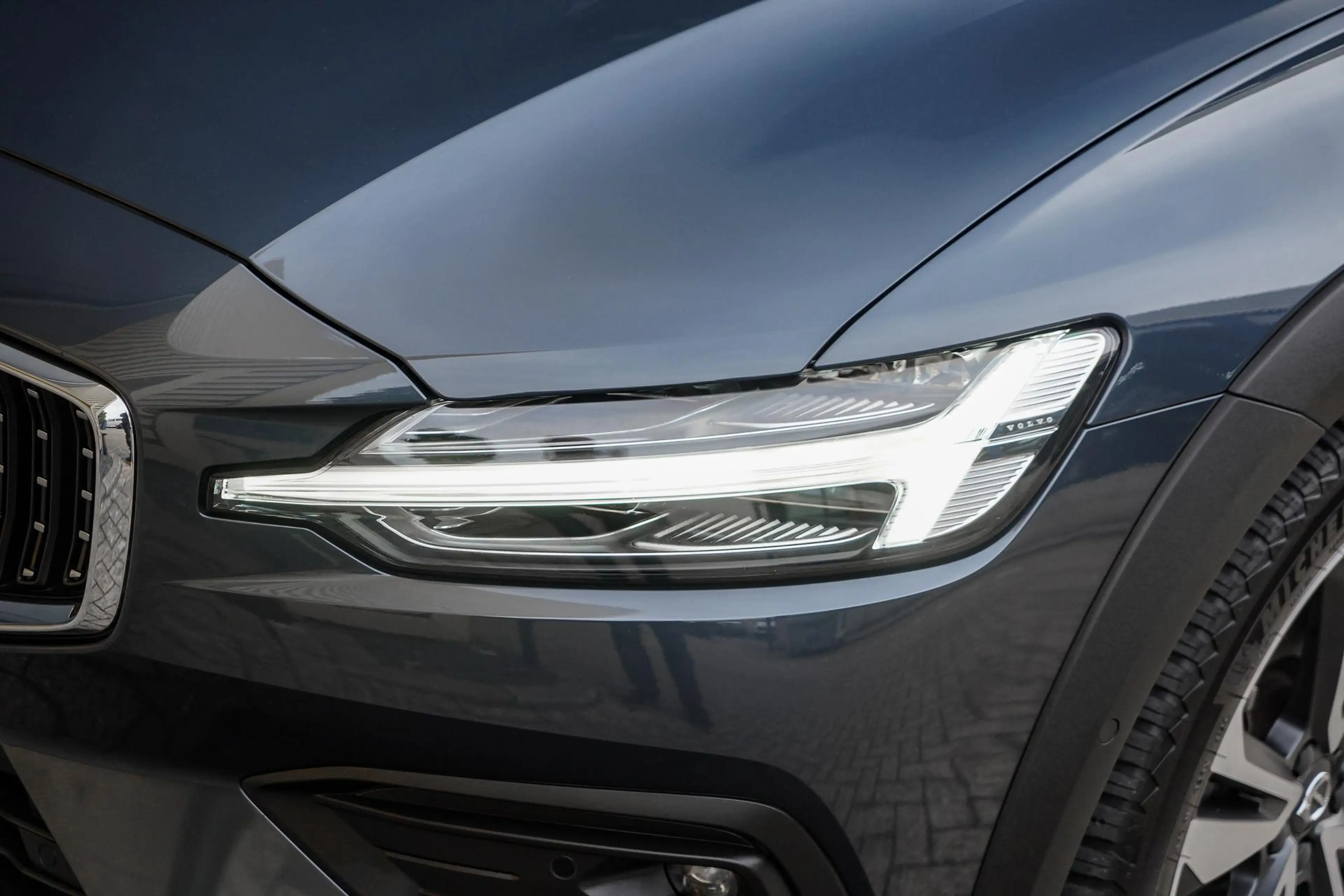 Volvo V60 Cross Country 2.0 B5 AWD Pro | Panoramadak | 360 graden camera | — photo 4