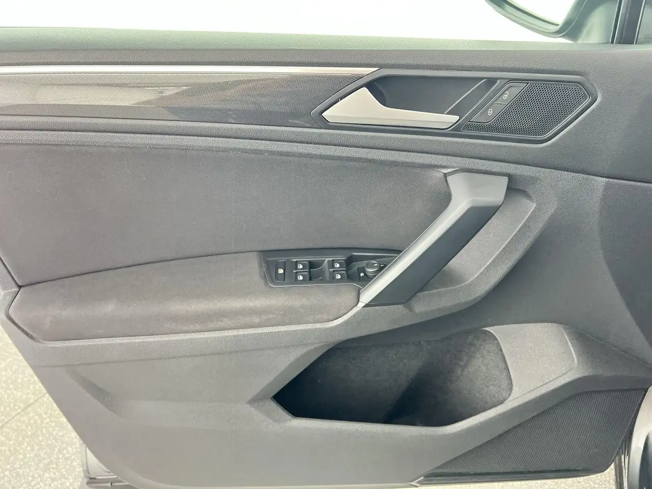 Volkswagen Tiguan Comfortline 1.5*SHZ*NAVI*AHK*ACC*PDC*uvm, миниатюра 15