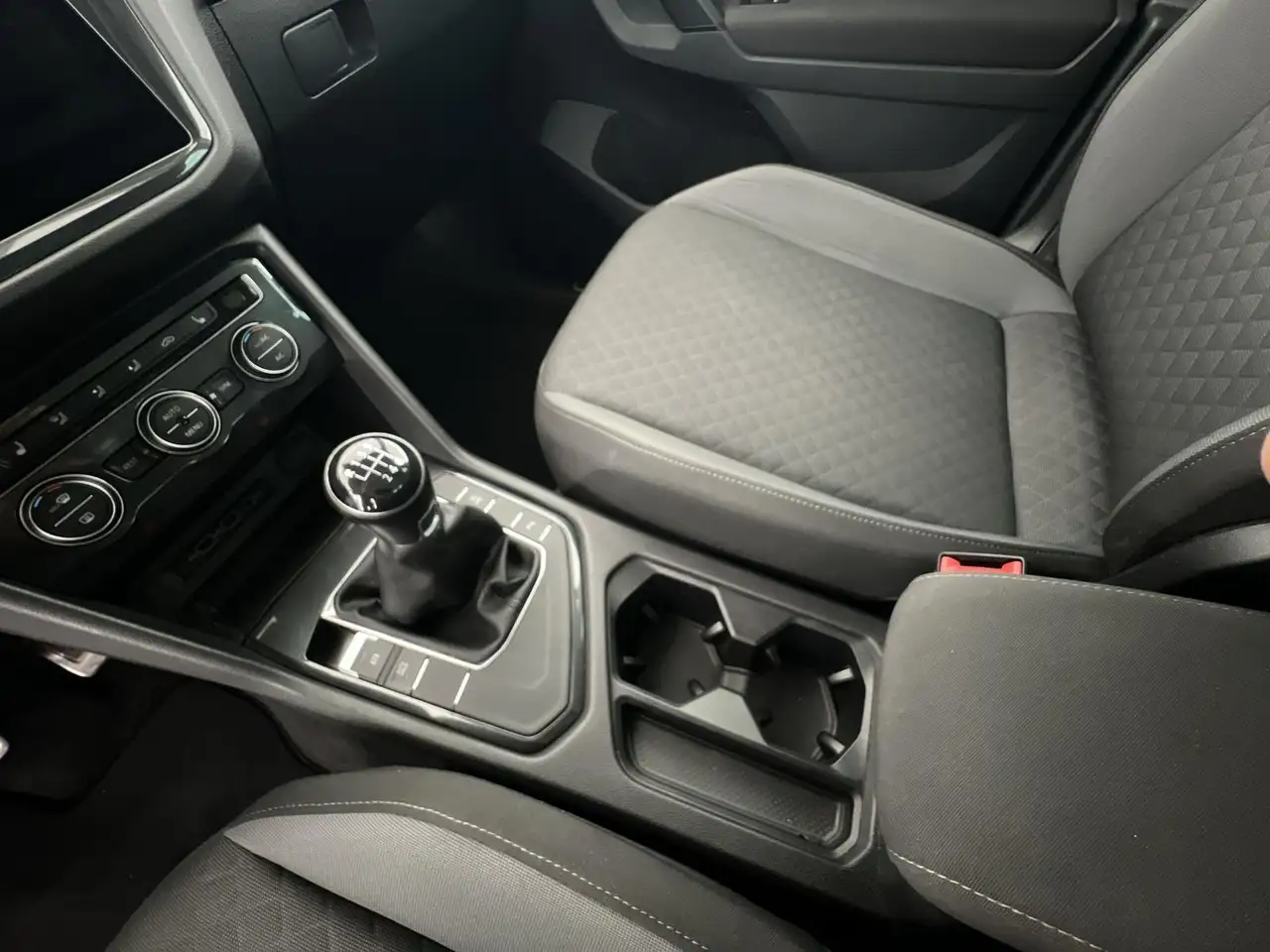 Volkswagen Tiguan Comfortline 1.5*SHZ*NAVI*AHK*ACC*PDC*uvm, миниатюра 13