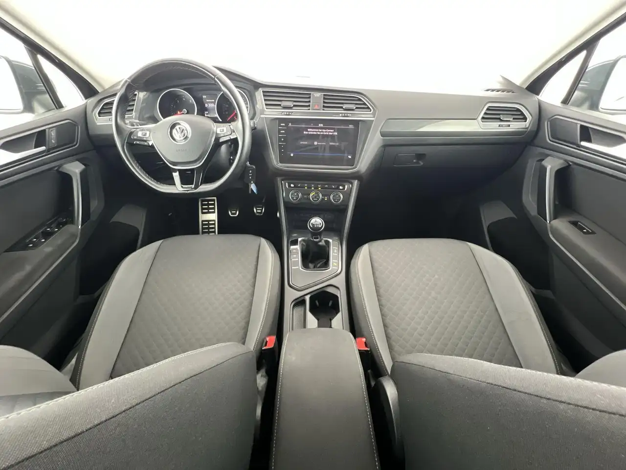 Volkswagen Tiguan Comfortline 1.5*SHZ*NAVI*AHK*ACC*PDC*uvm, миниатюра 9