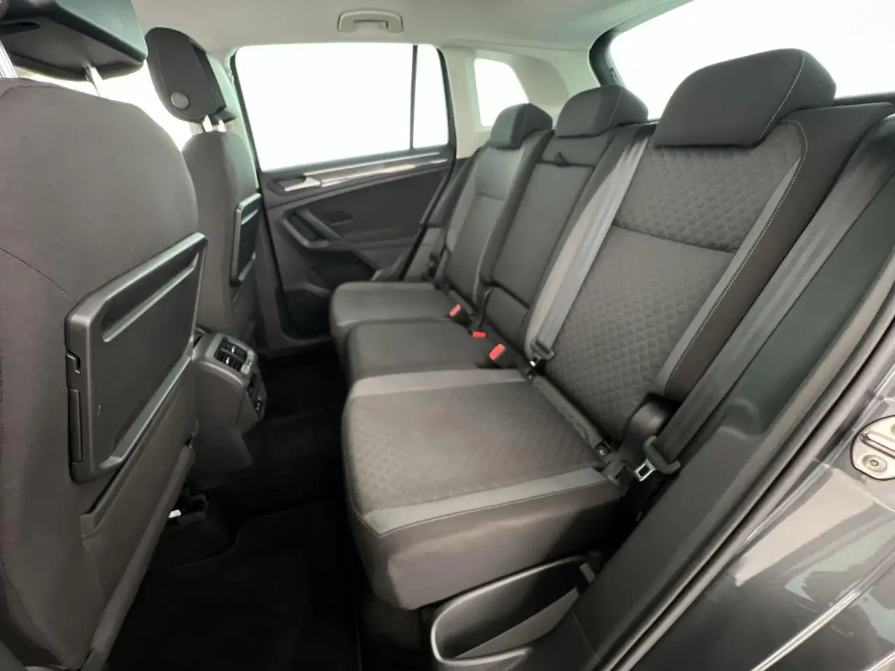 Volkswagen Tiguan Comfortline 1.5*SHZ*NAVI*AHK*ACC*PDC*uvm, миниатюра 12