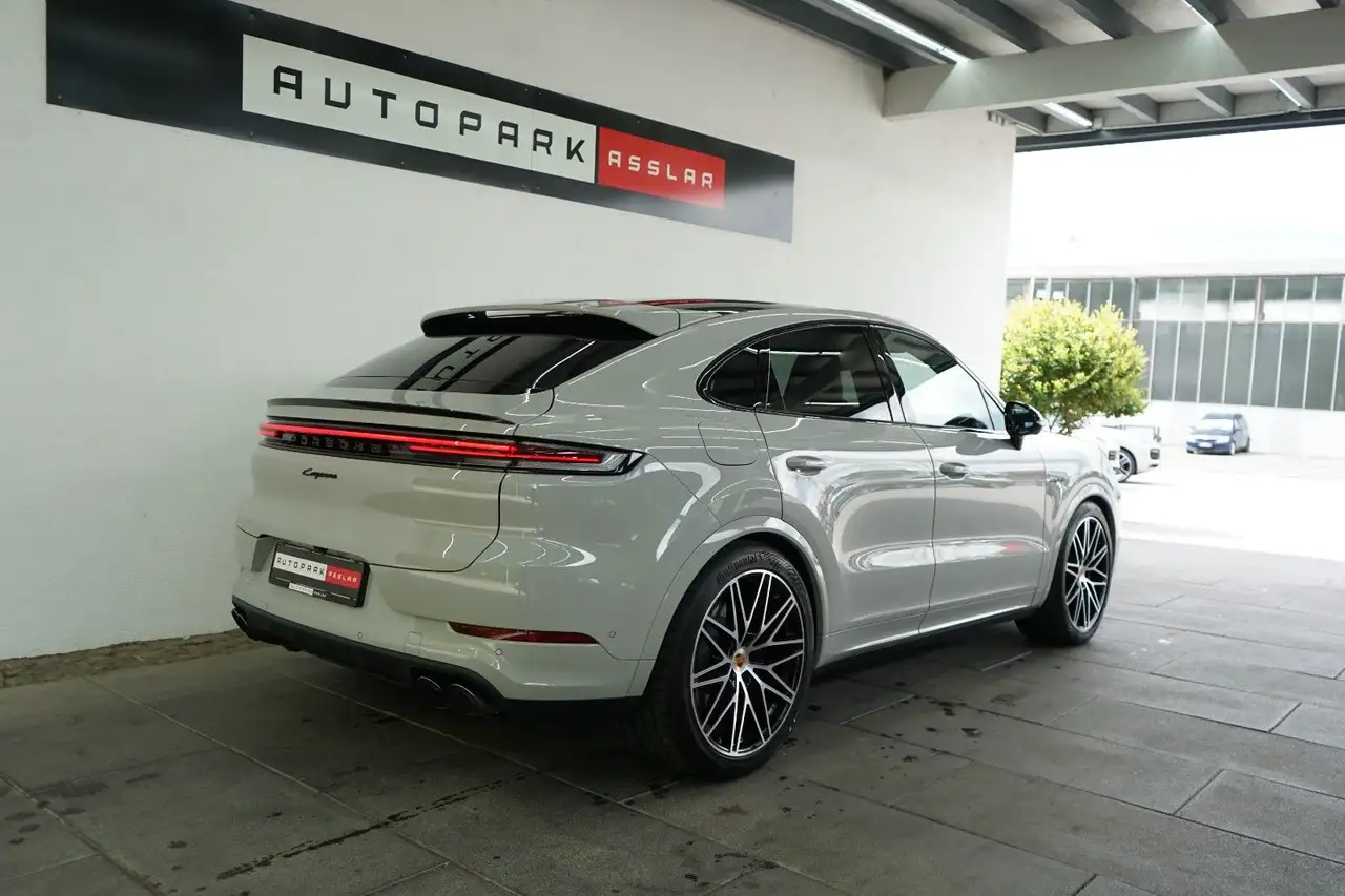 Porsche Cayenne Coupe E-Hybrid Black Edition/Kreide /22z 3