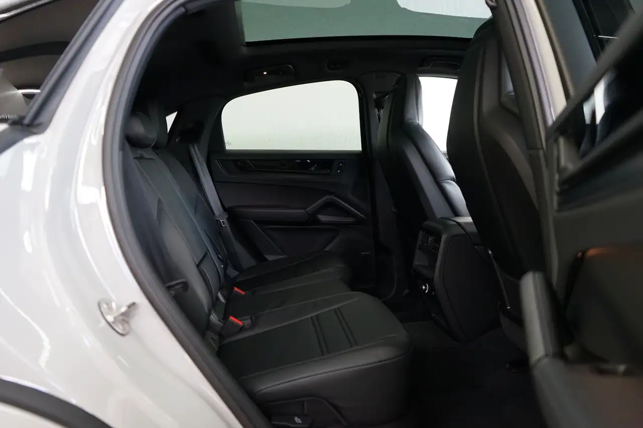 Porsche Cayenne Coupe E-Hybrid Black Edition/Kreide /22z 14