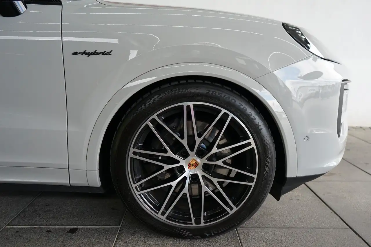Porsche Cayenne Coupe E-Hybrid Black Edition/Kreide /22z 8