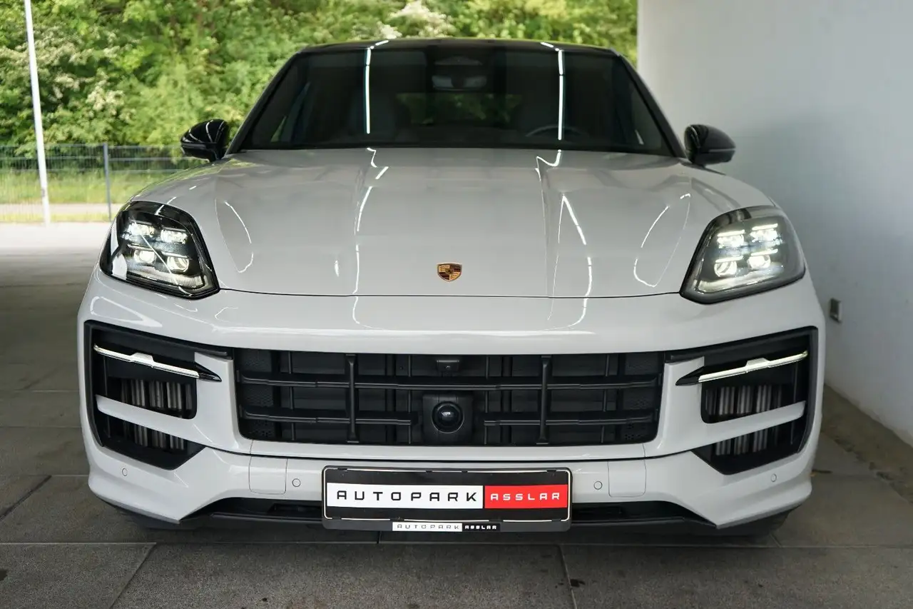 Porsche Cayenne Coupe E-Hybrid Black Edition/Kreide /22z 7