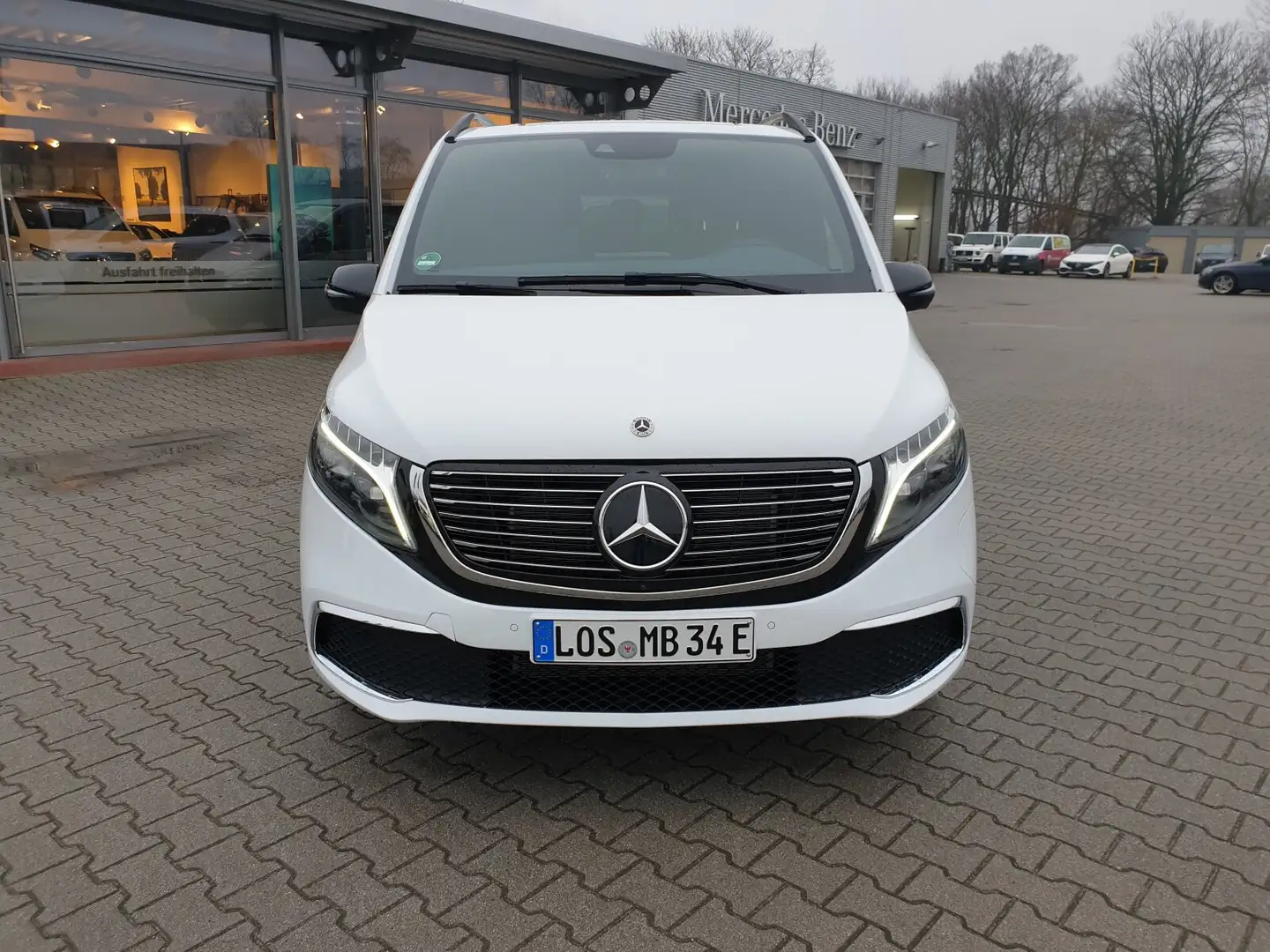 Mercedes-Benz EQV 300 EQV 300 AVANTGARDE EL Airmatic/360/Mem/Sitzklima White - 2