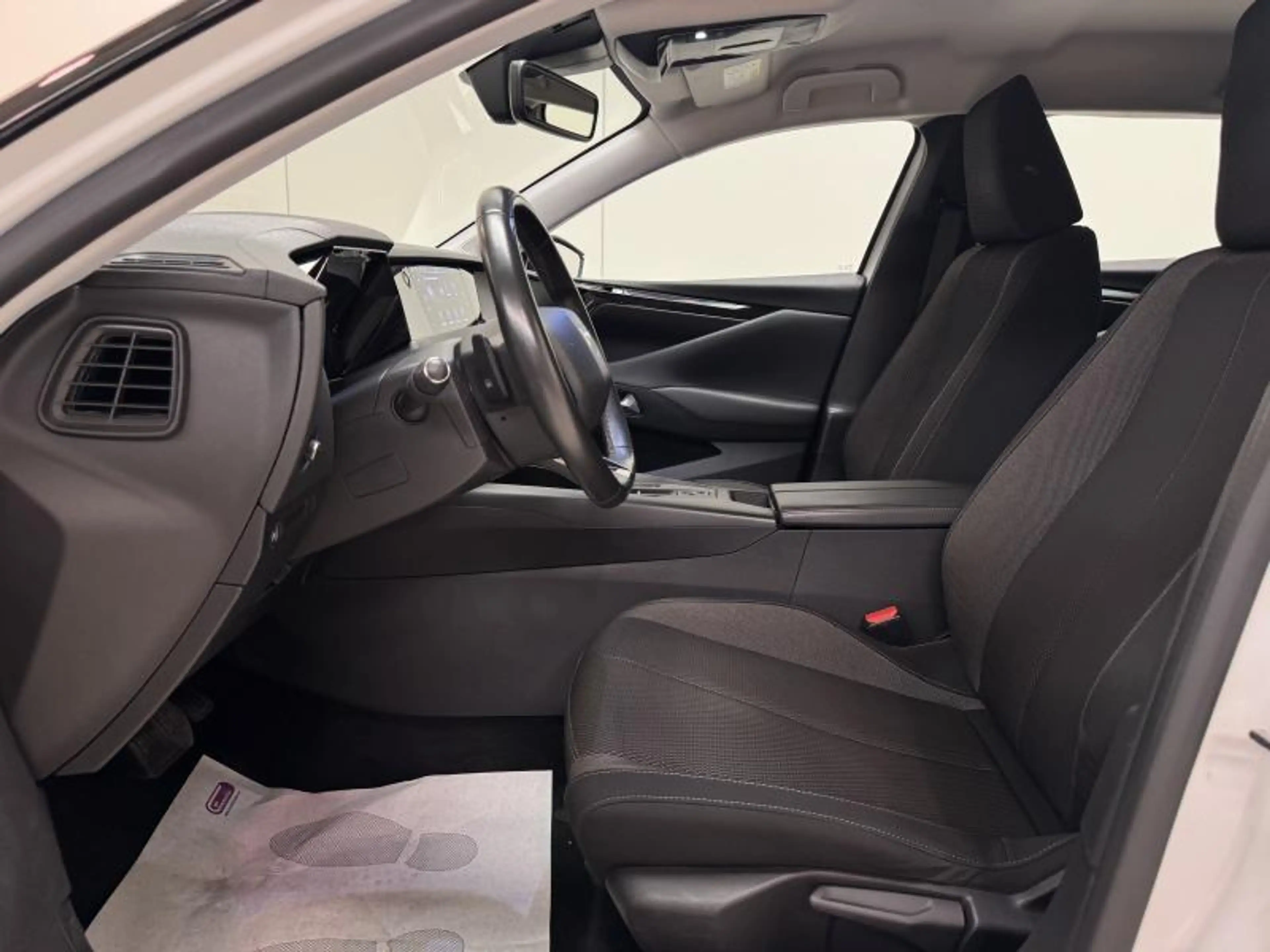 DS Automobiles DS 4 1.2i EAT8 Bastille + LED|CARPLAY|CAMERA|PDC|CRUISE — photo 10