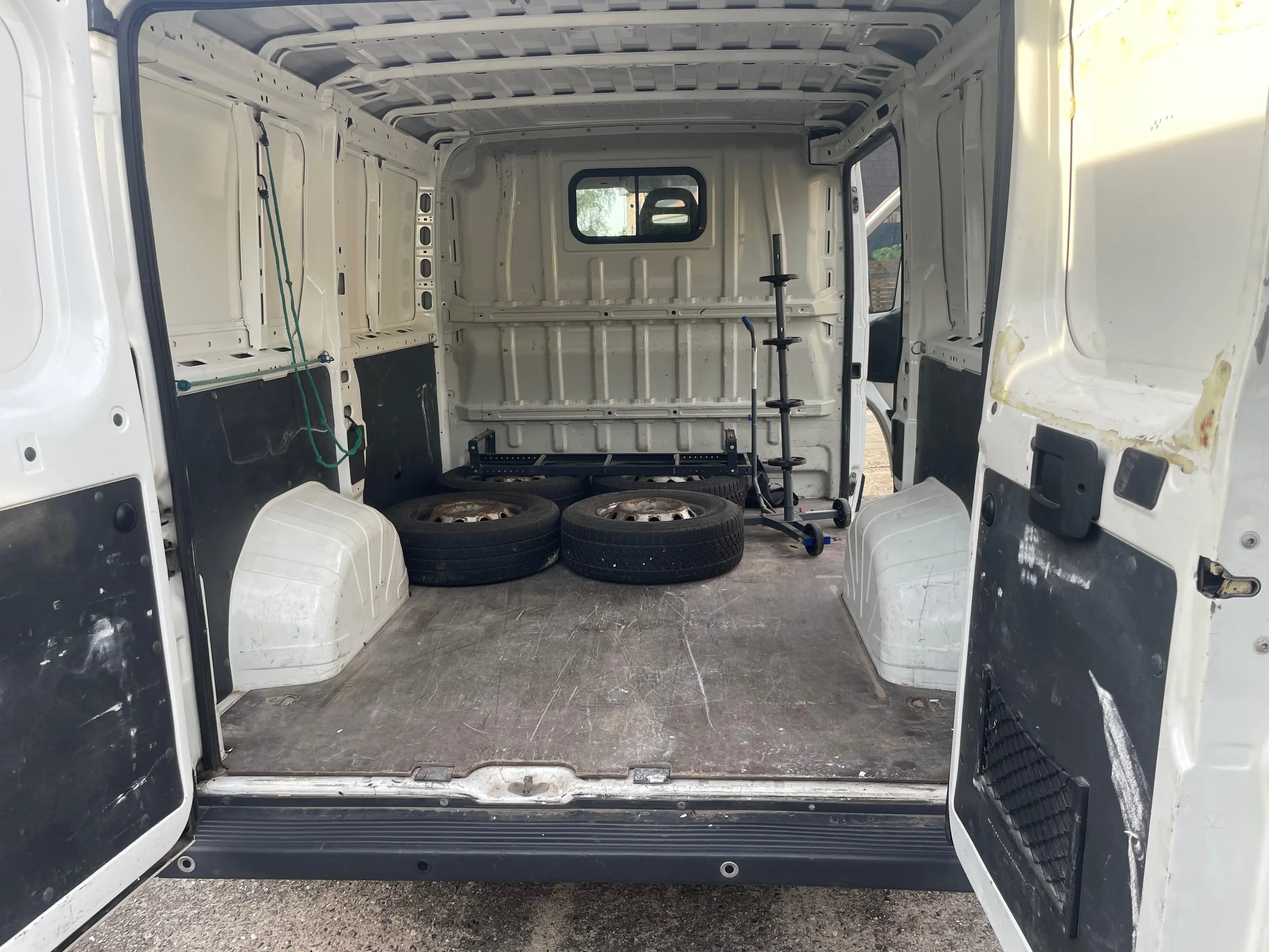 Peugeot Boxer 2.2 HDI — photo 13