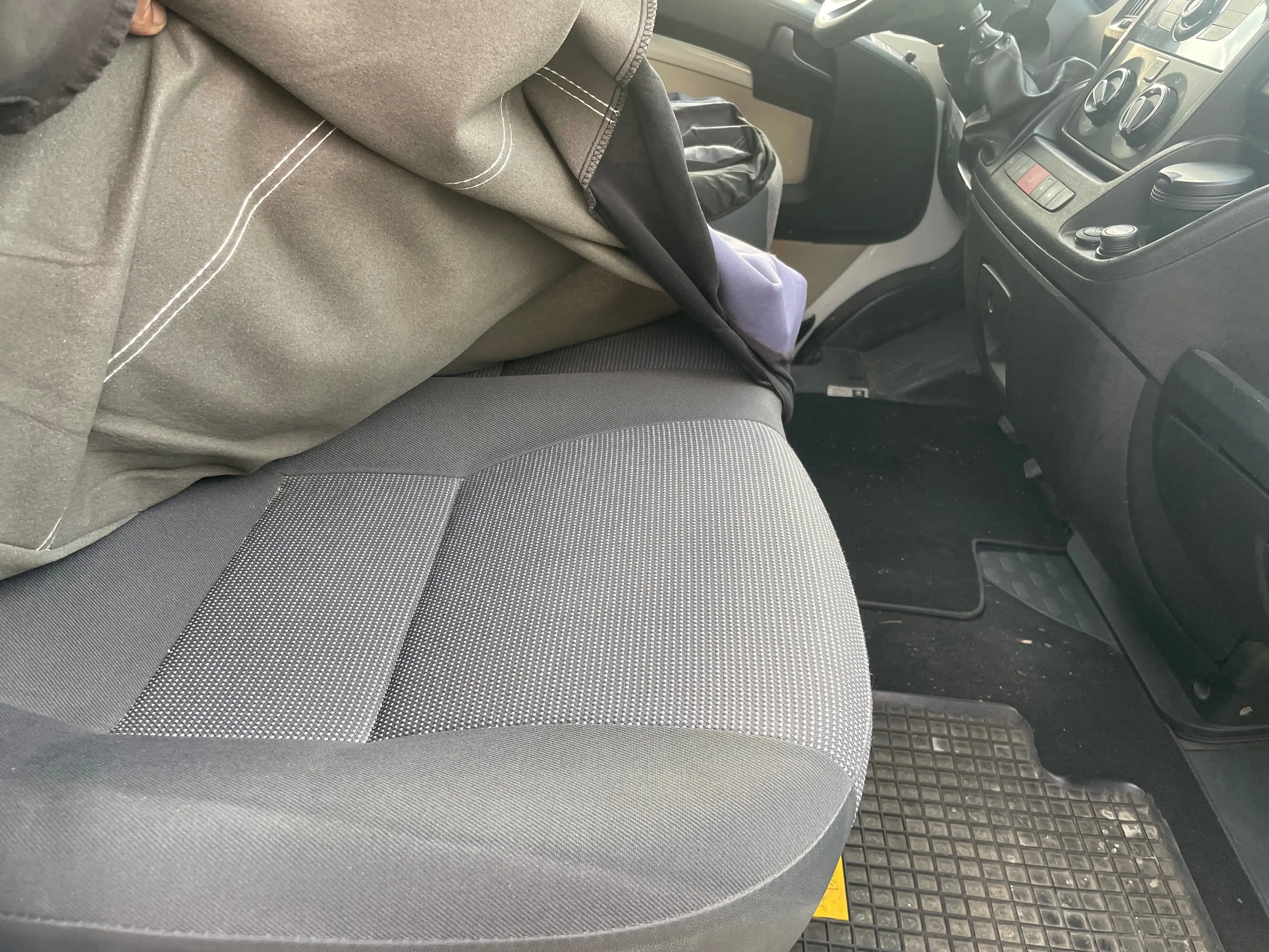 Peugeot Boxer 2.2 HDI — photo 11