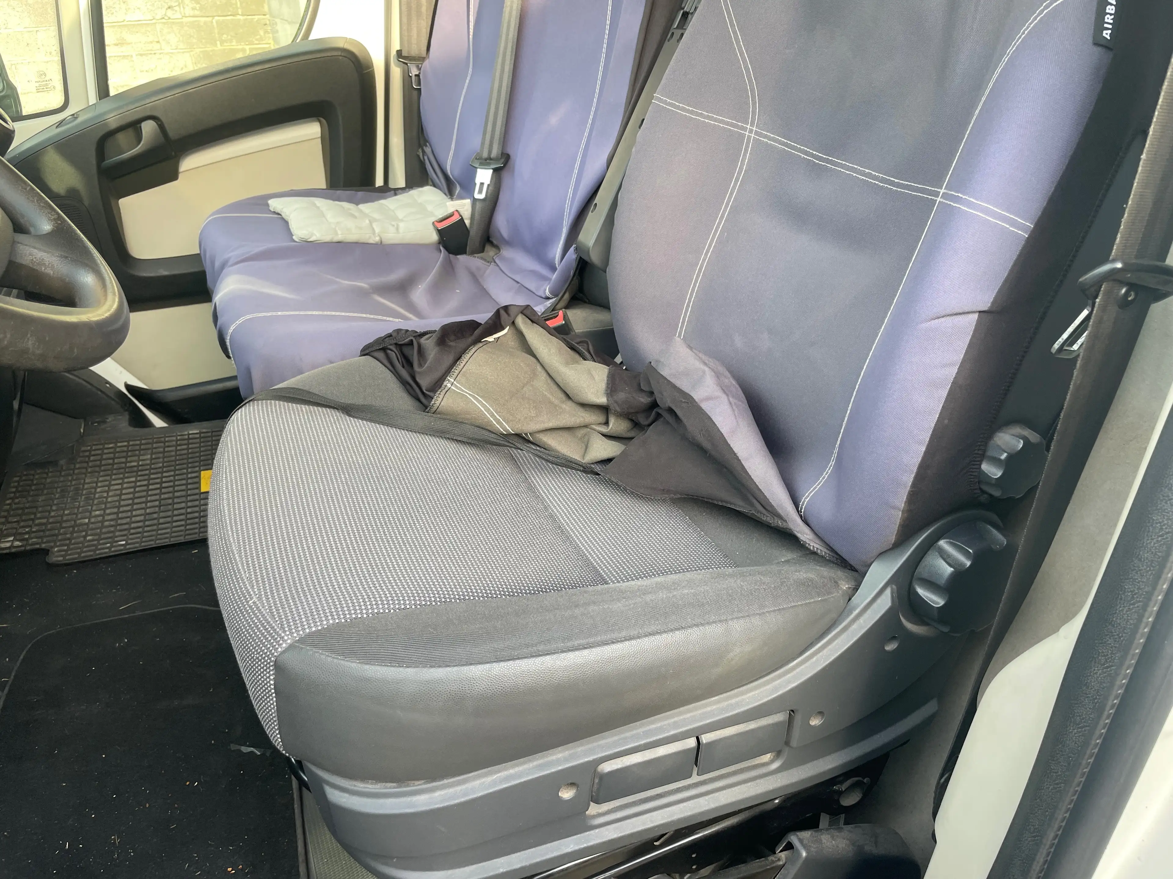 Peugeot Boxer 2.2 HDI — photo 10