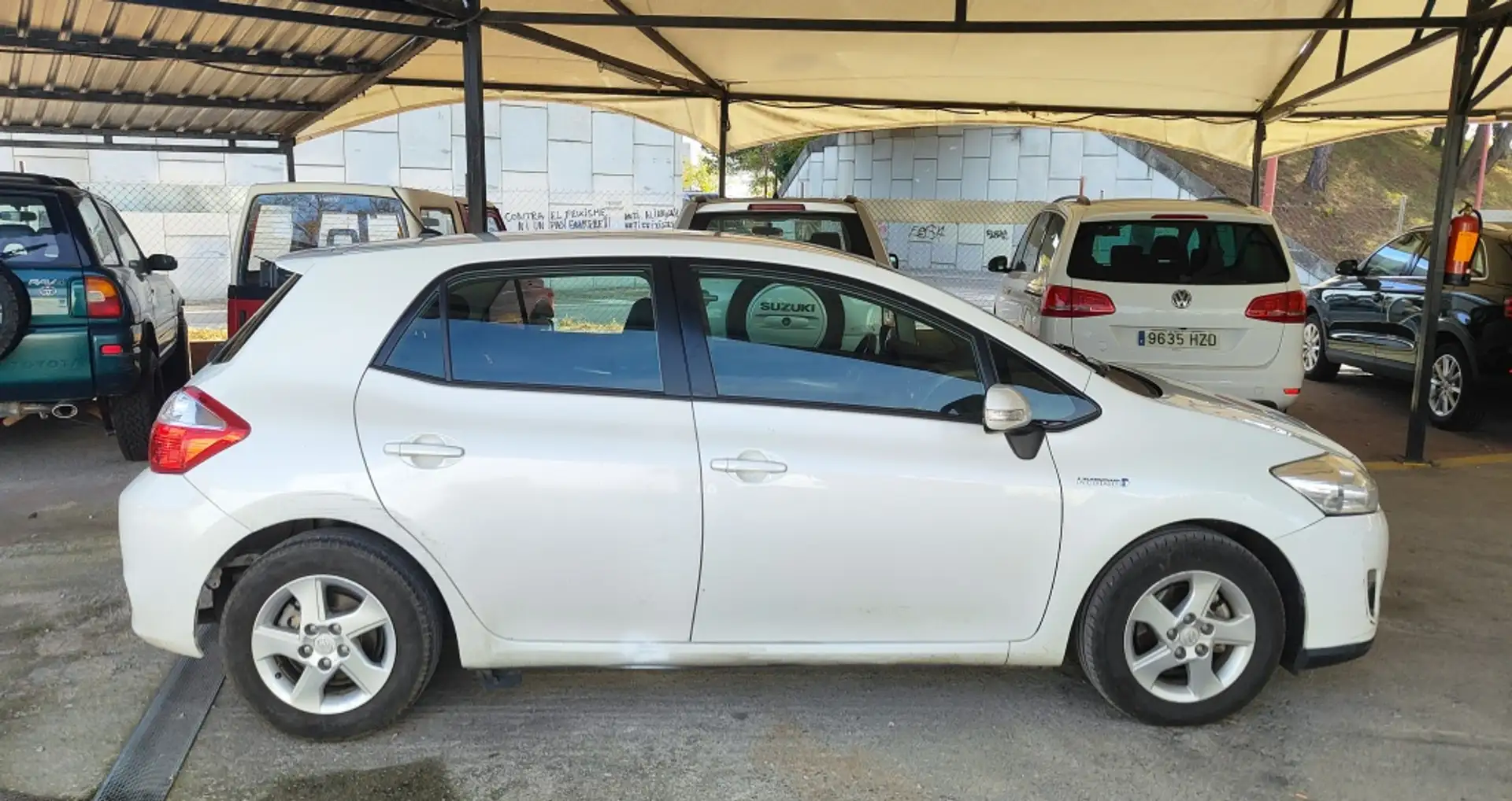 Toyota Auris Híbrido Active Blanco - 2