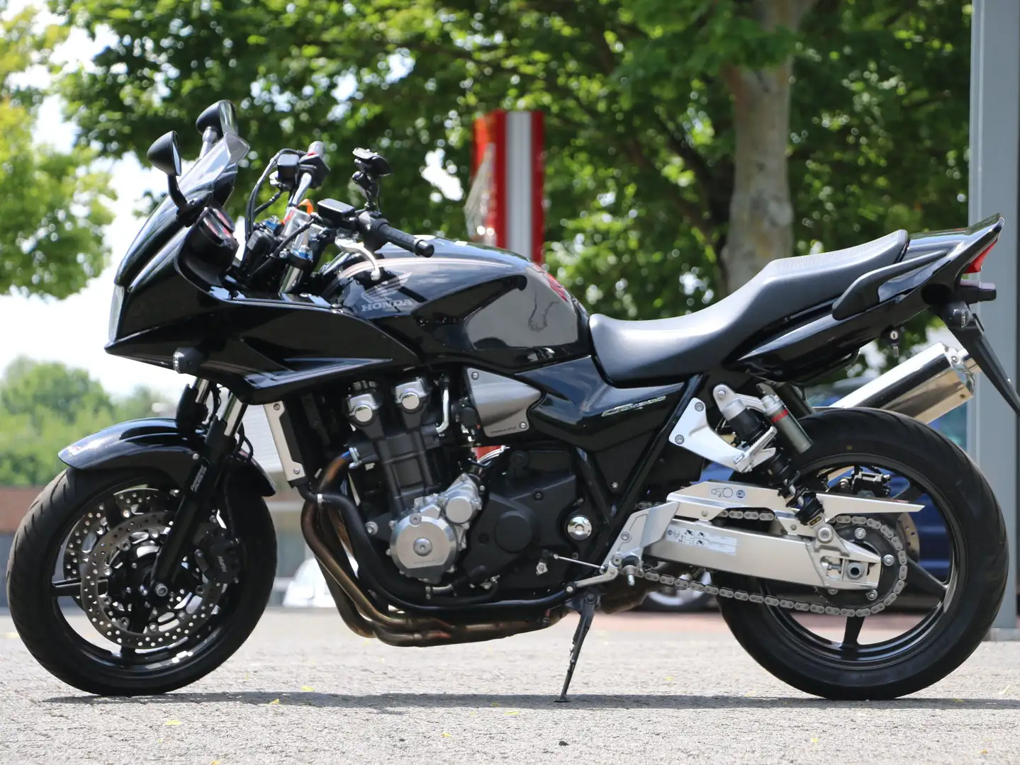 Honda CB 1300 mit wenigen Kilometern Zwart - 1