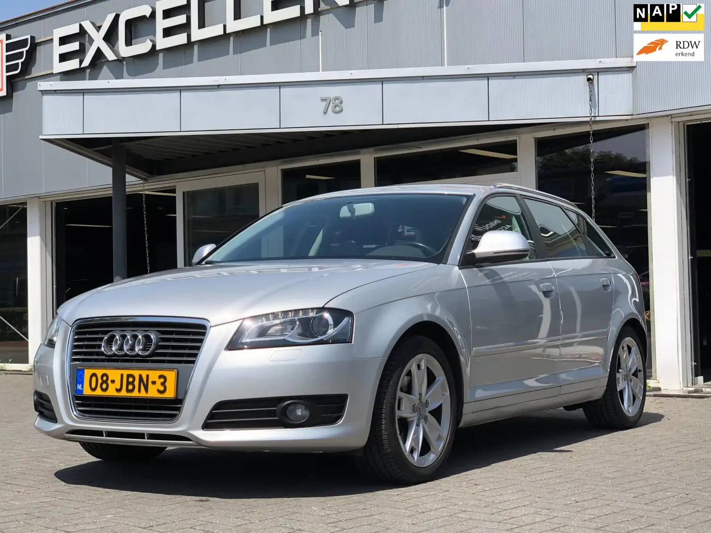 Audi A3 Sportback 1.4 TFSI Ambition Pro Line Gris - 1
