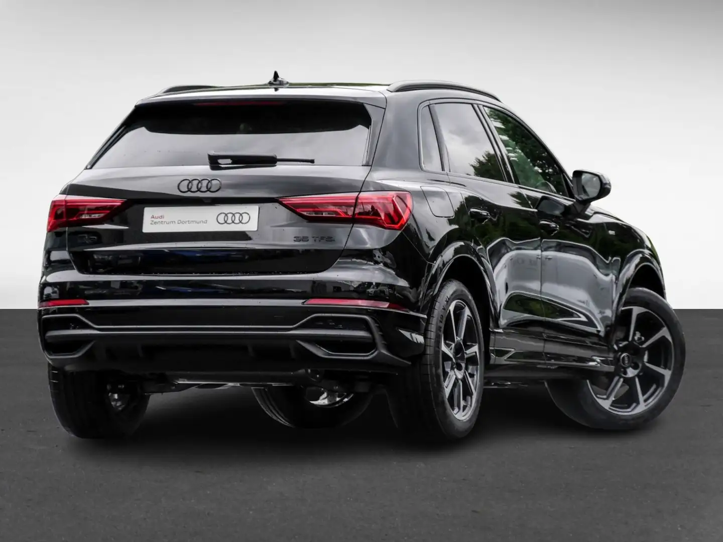 Audi Q3 35 TFSI S tronic S line business Navi+AHK+LED+S... Zwart - 2
