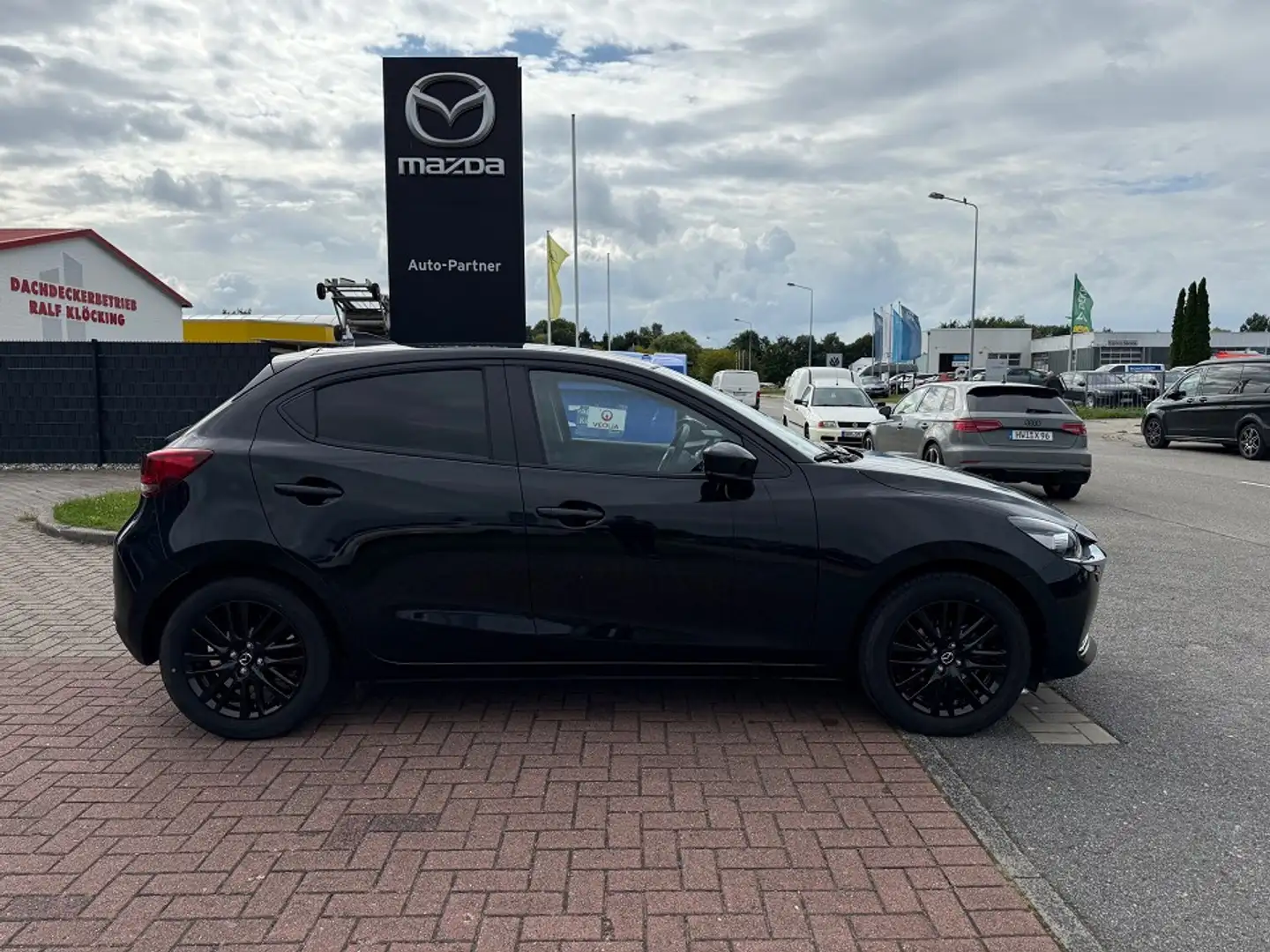 Mazda 2 1.5L SKYACTIV-G 90 6GS AL-HOMURA Black - 2