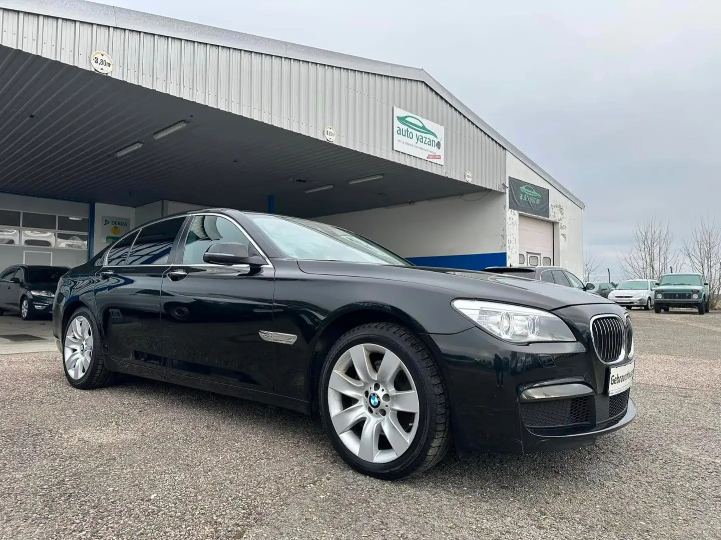 BMW 730 d xDrive /SoftClose/Kamera/SHZ/M-Sport Schwarz - 2