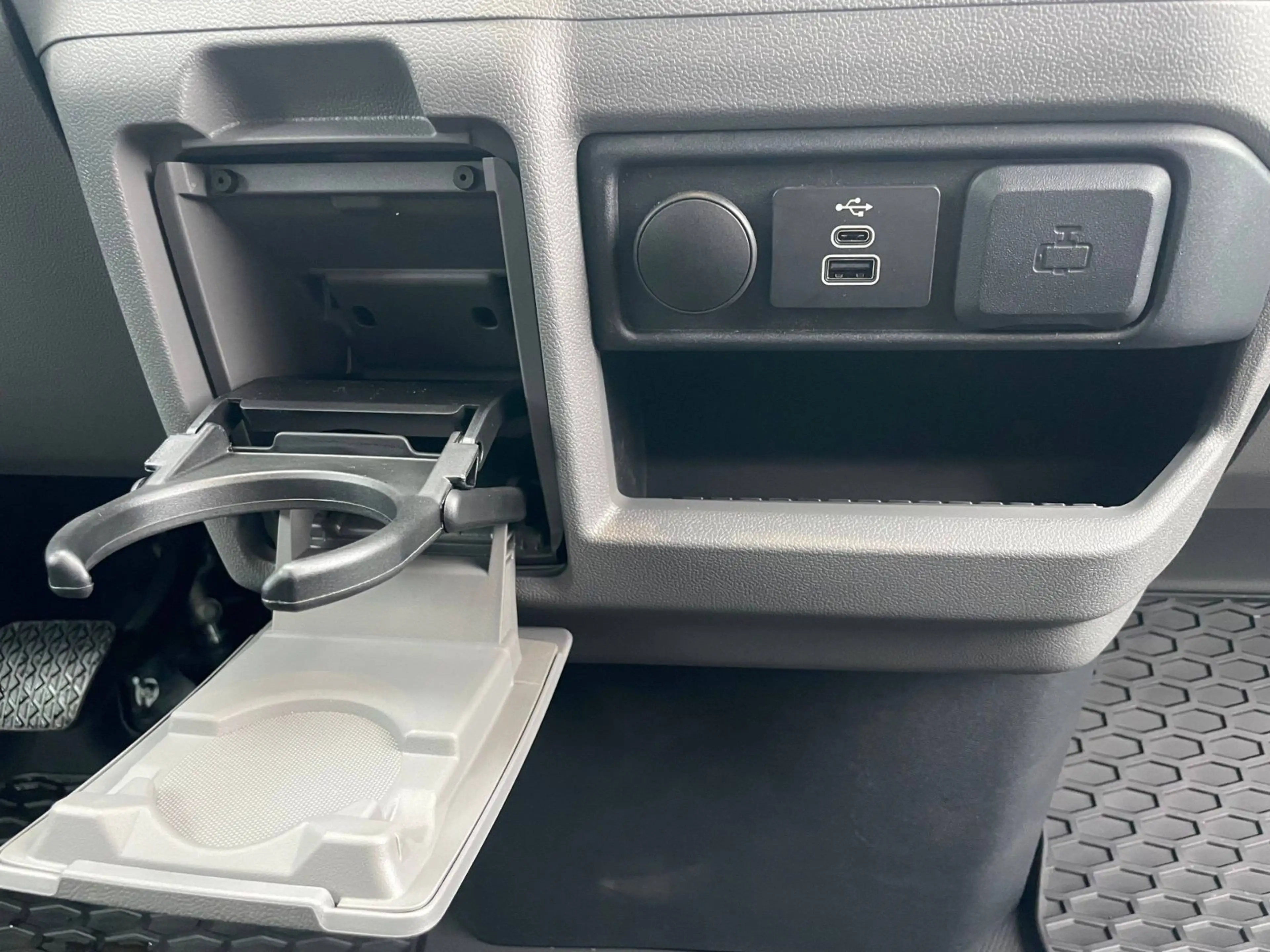 Volkswagen T7 Kombi Elektro LR 160 kW 9-Sitzer Kamera NAVI — photo 8
