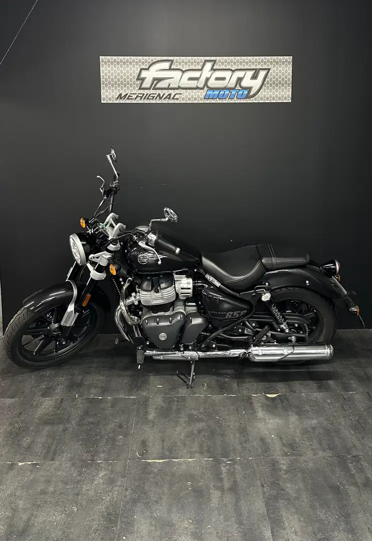 Royal Enfield Super Meteor 650 Black - 2