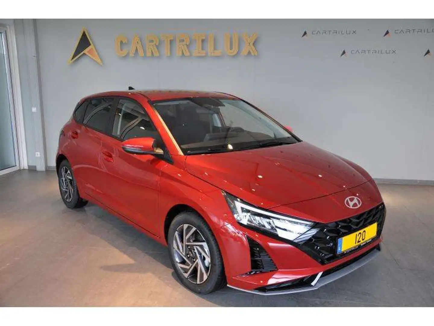 Hyundai i20 TECHNO 100 MAN6 Rood - 1