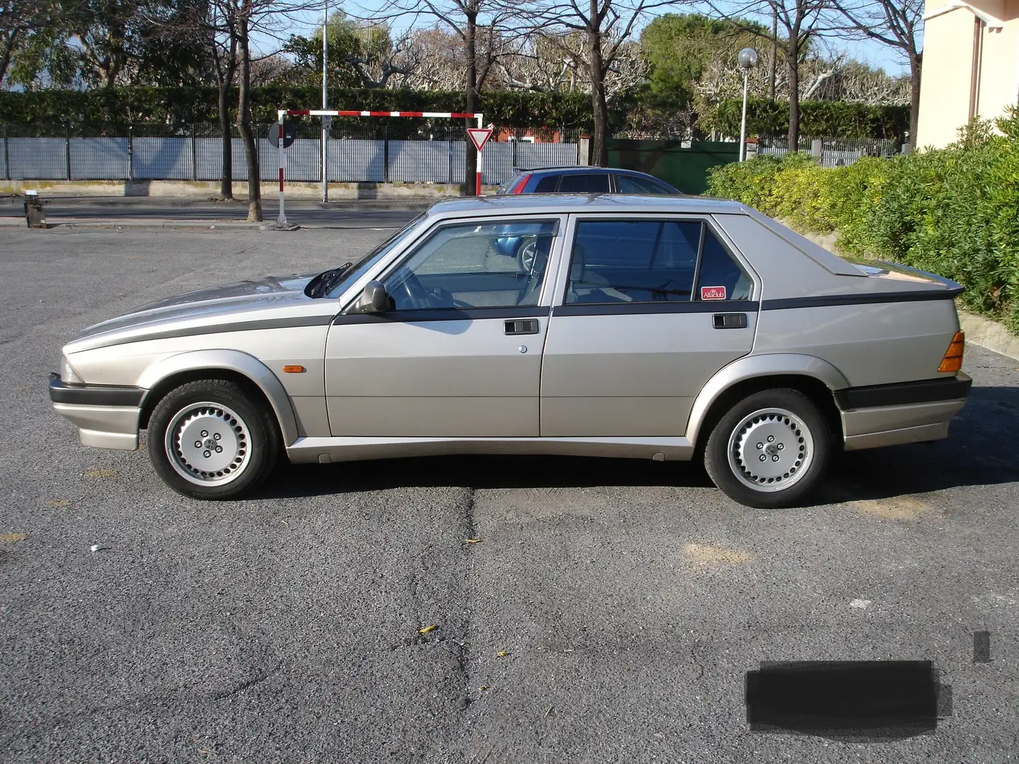 Alfa Romeo 75 75 2.0i ts Srebrny - 1