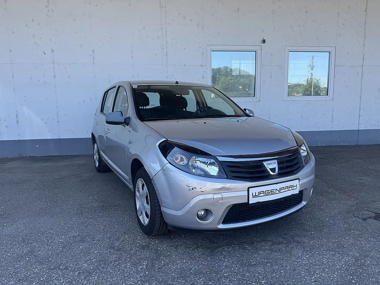 Dacia Sandero Black Line 1,2 16V Silber - 2