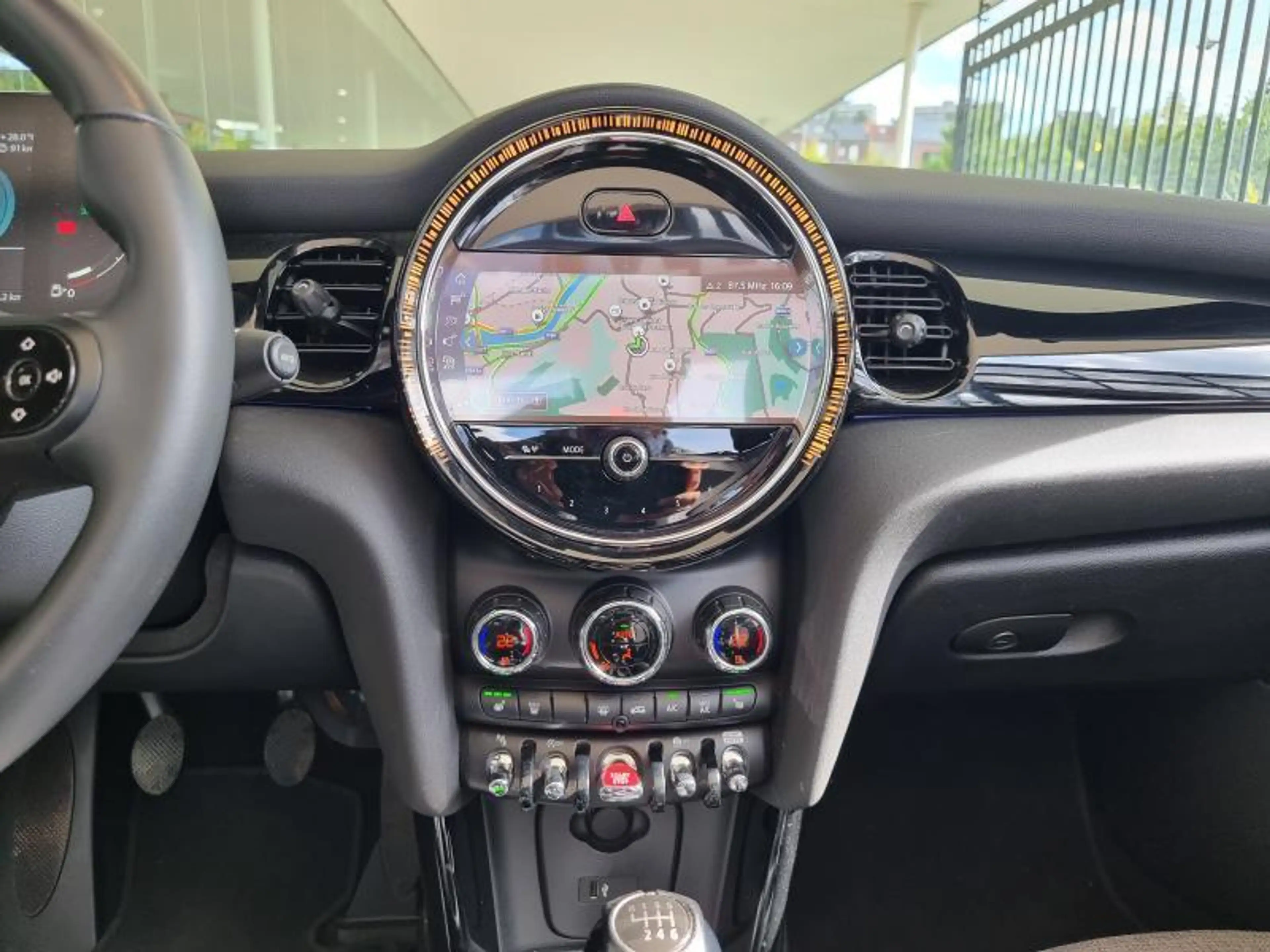 MINI Cooper Cabrio — photo 10