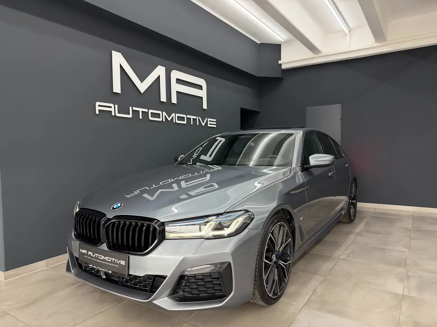 BMW 530 d M Sport *LASER*HUD*GLASSD*RFK*TOTW*KEYL*SHADOW* Grau - 1