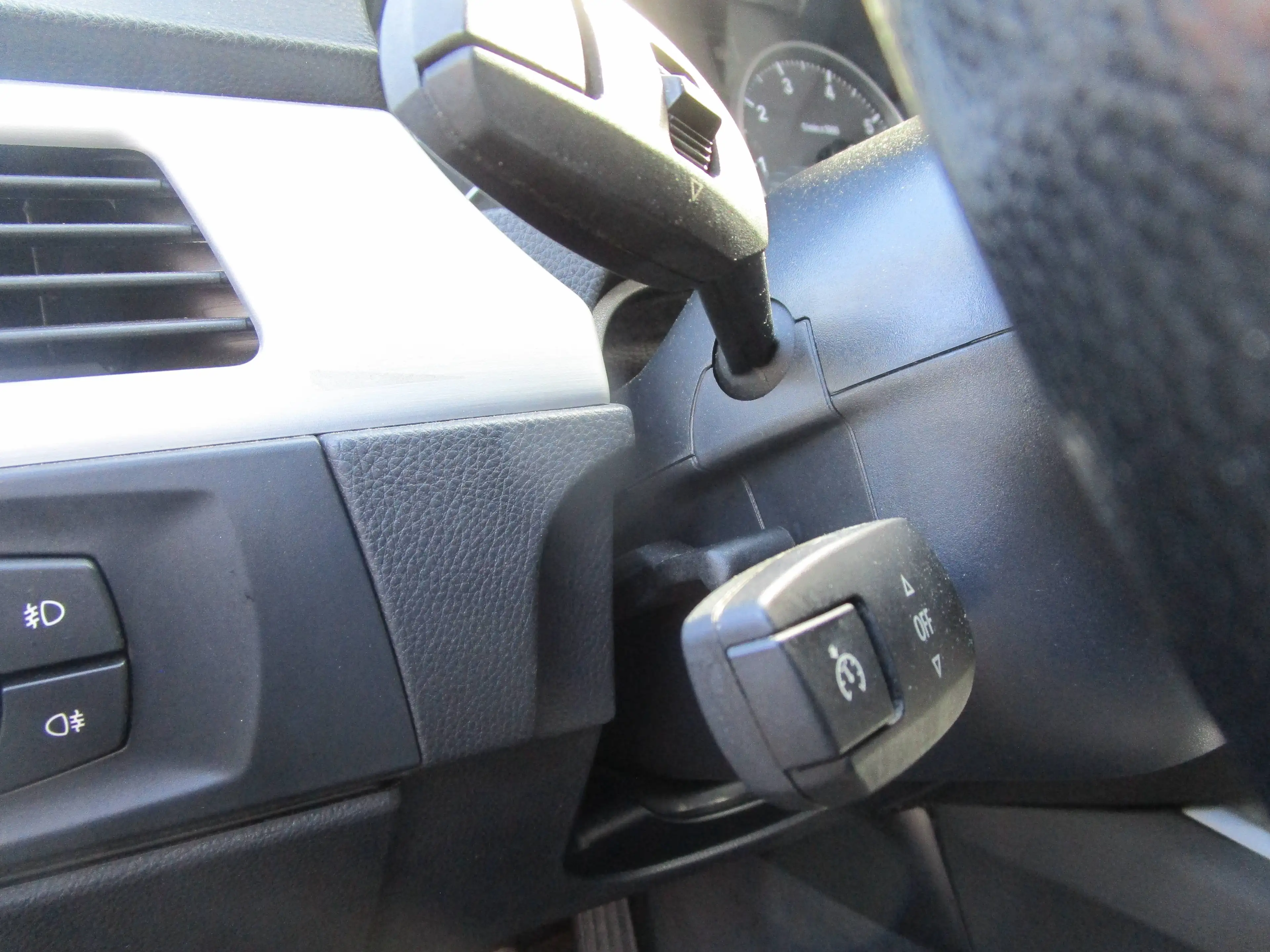 BMW 318 318 i touring+Automatik+Xenon+Panorama+Tempomat+PDC+SHZ — photo 12
