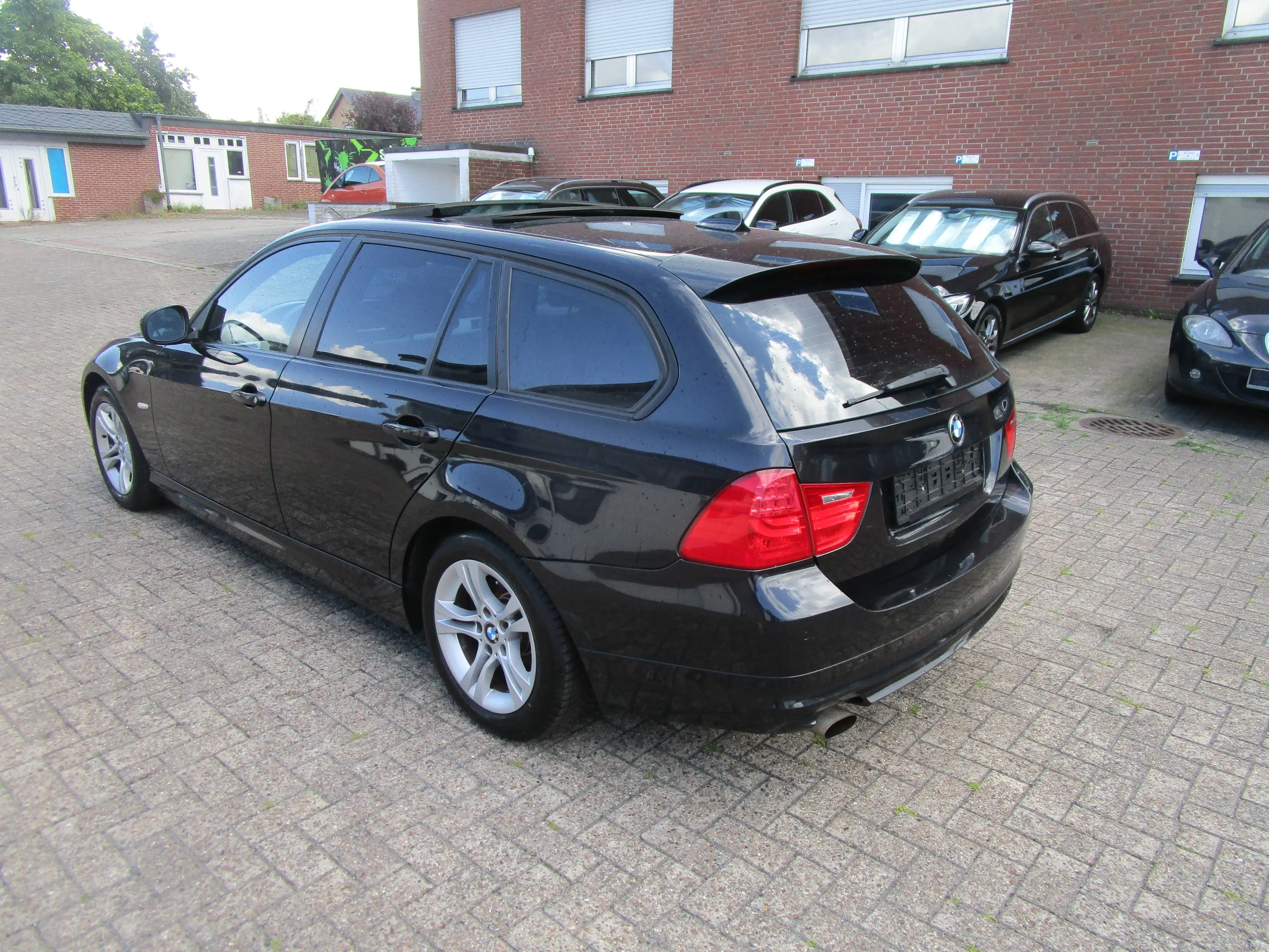 BMW 318 318 i touring+Automatik+Xenon+Panorama+Tempomat+PDC+SHZ — photo 4