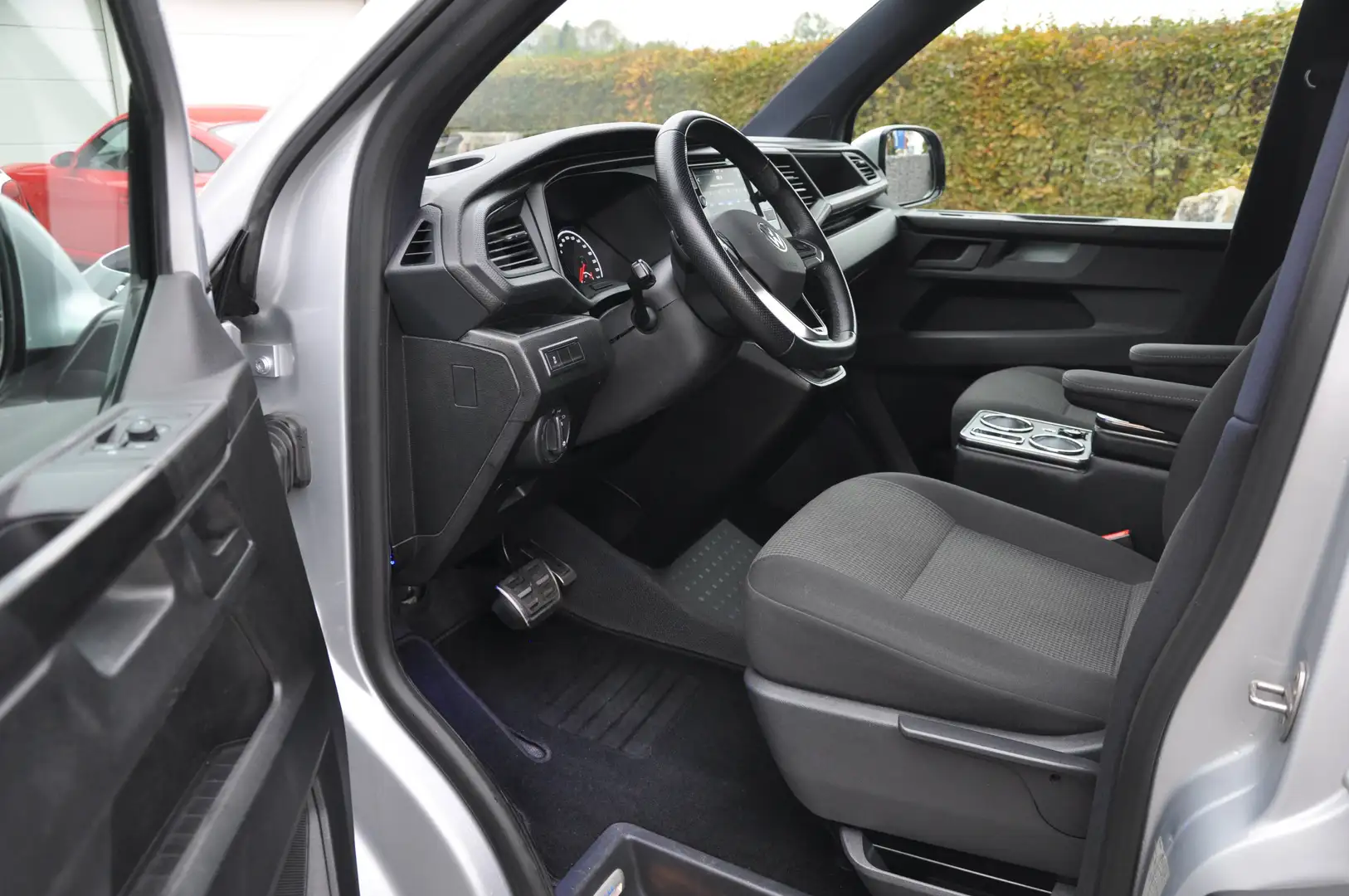 Volkswagen T6.1 Kombi Kombi KR 2,0 TDI 4Motion DSG Silber - 2