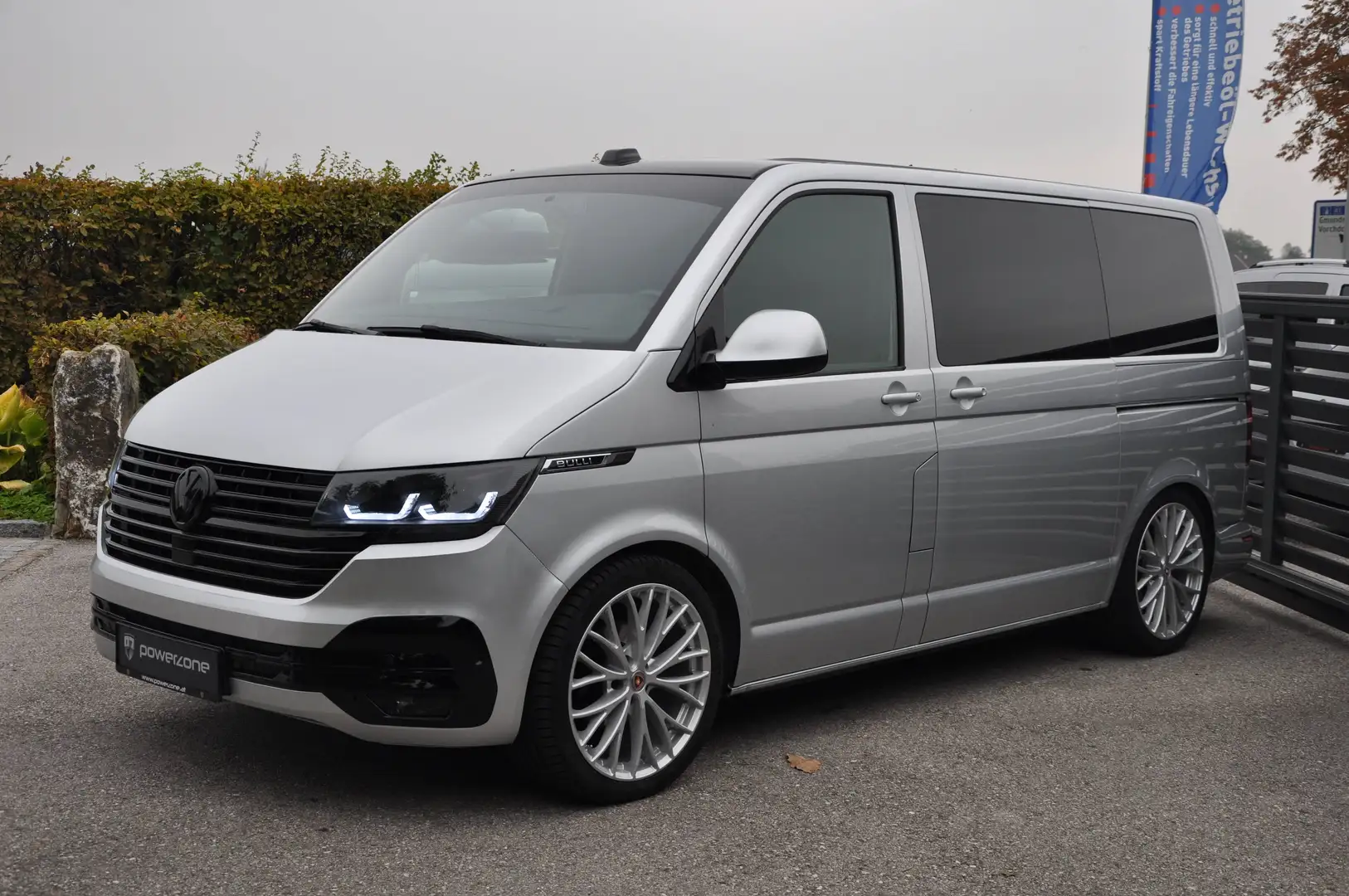 Volkswagen T6.1 Kombi Kombi KR 2,0 TDI 4Motion DSG Silber - 1