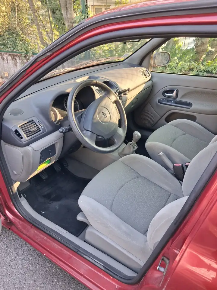 Renault Clio 1.8i 16V, foto 2