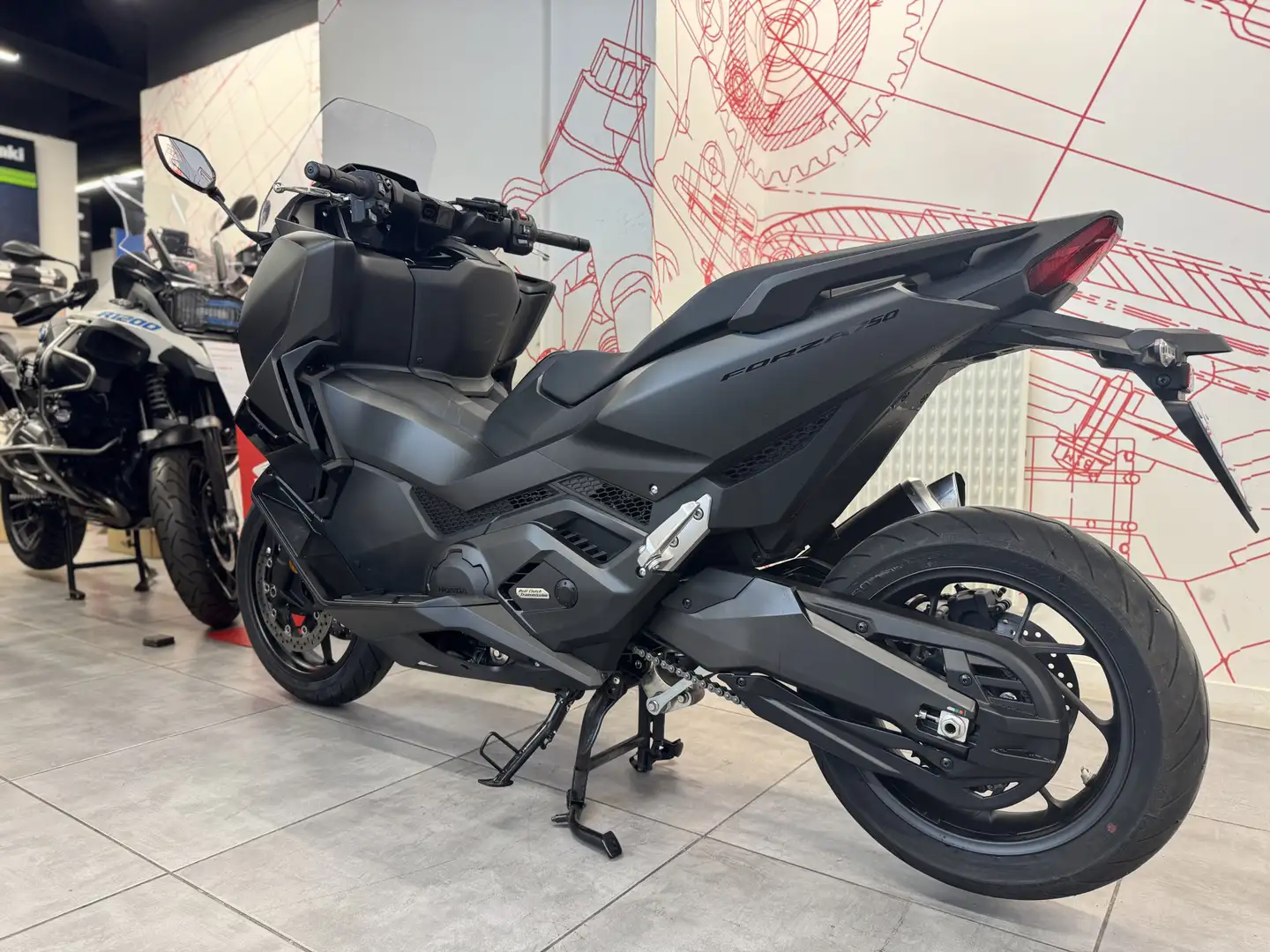 Honda Forza 750 Negro - 2