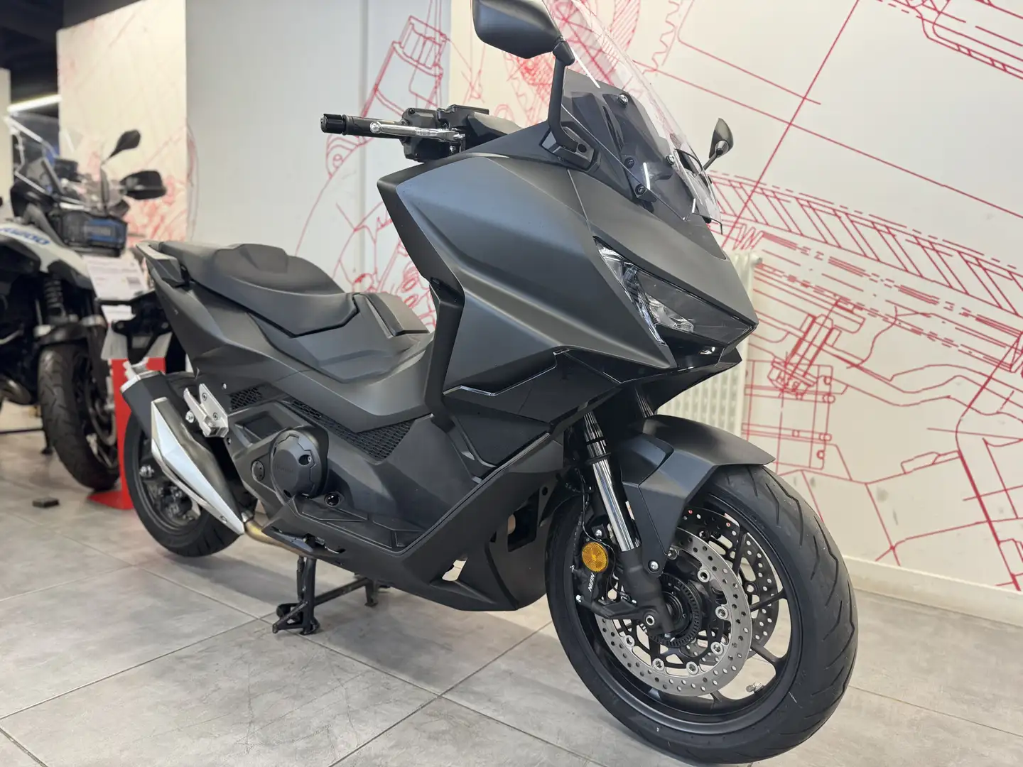 Honda Forza 750 Negro - 1