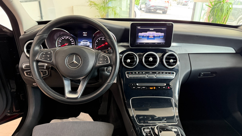 Mercedes-Benz C 300 AMG-LINE — photo 19
