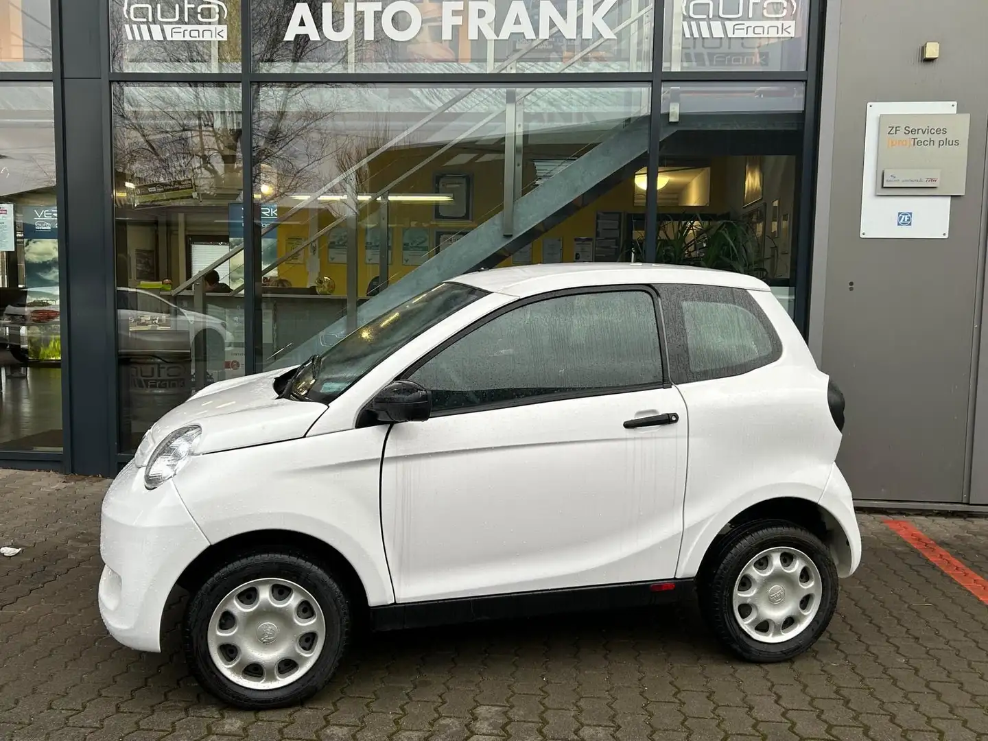 Aixam Minauto Access Radio wenig gelaufen/Export Weiß - 2