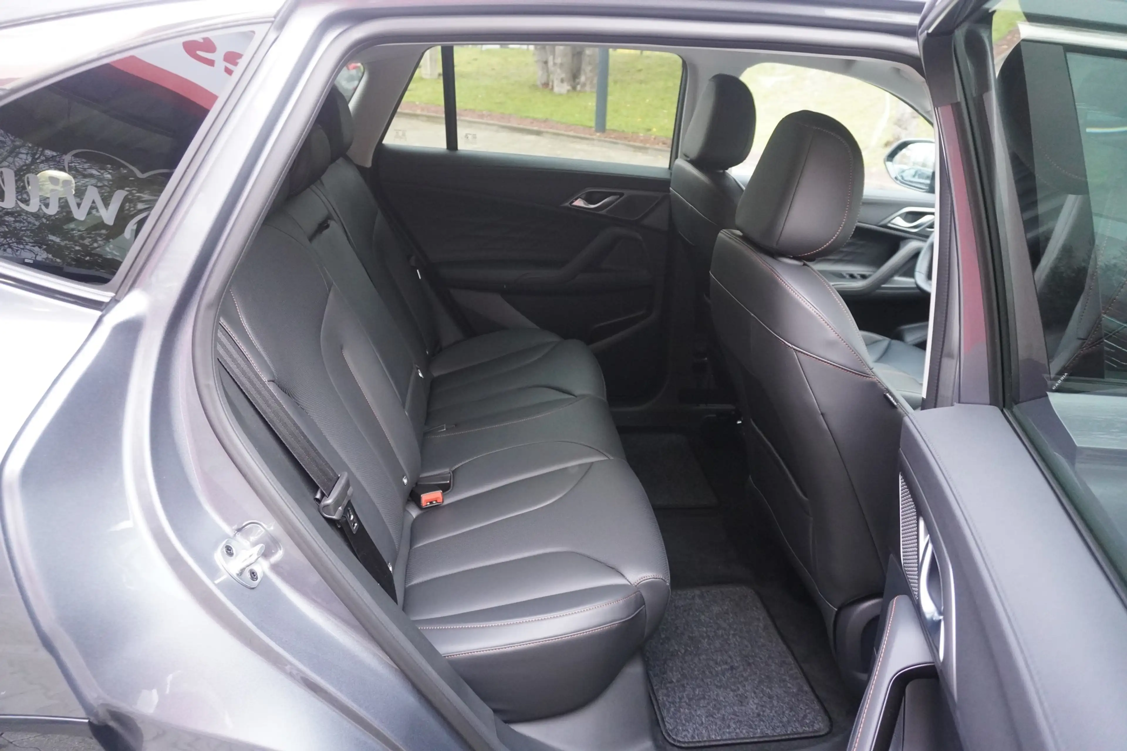 MG HS 1.5 T-GDI Luxury Aut. Klimaaut. LED Kamera — photo 12
