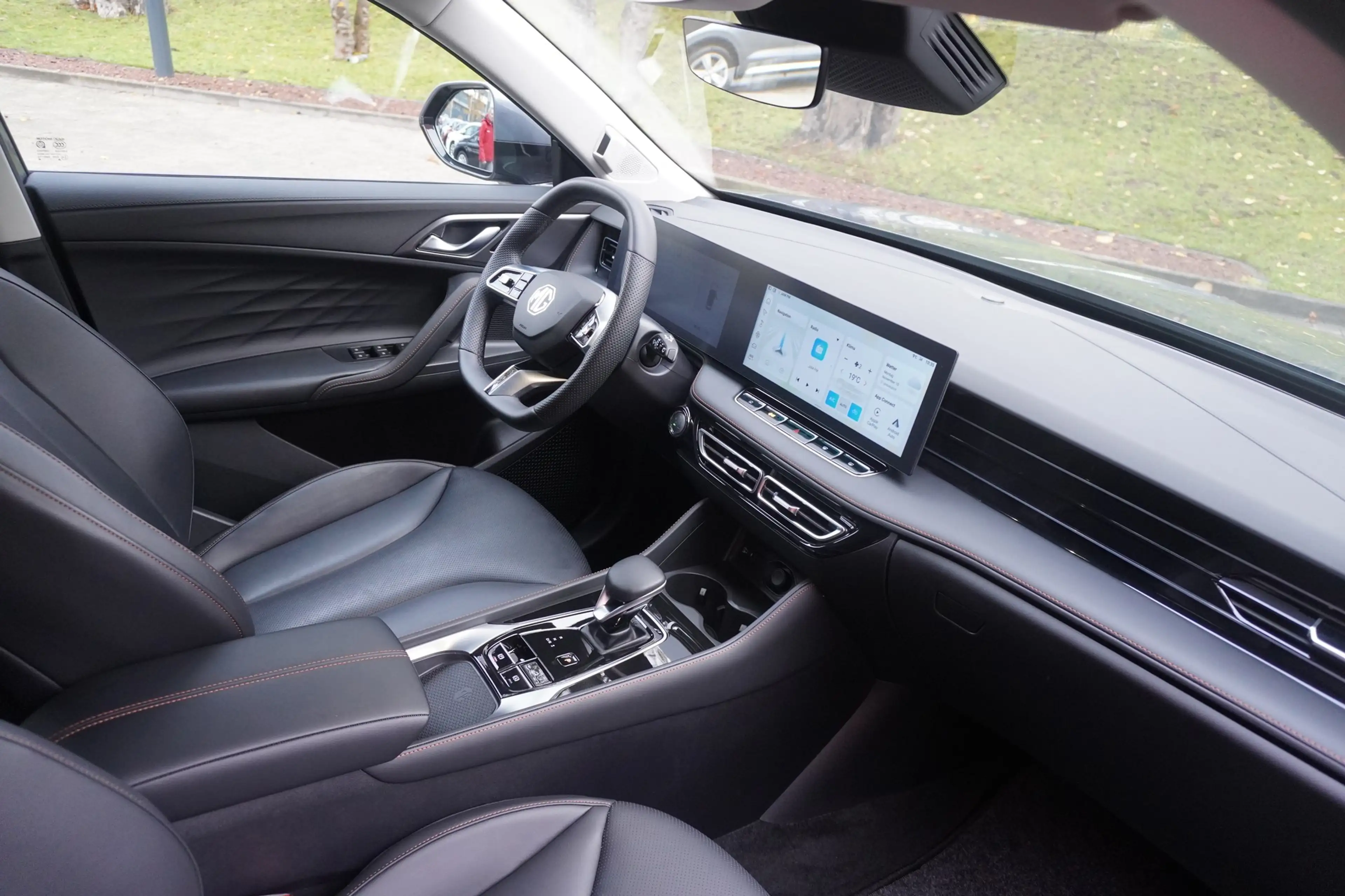 MG HS 1.5 T-GDI Luxury Aut. Klimaaut. LED Kamera — photo 11