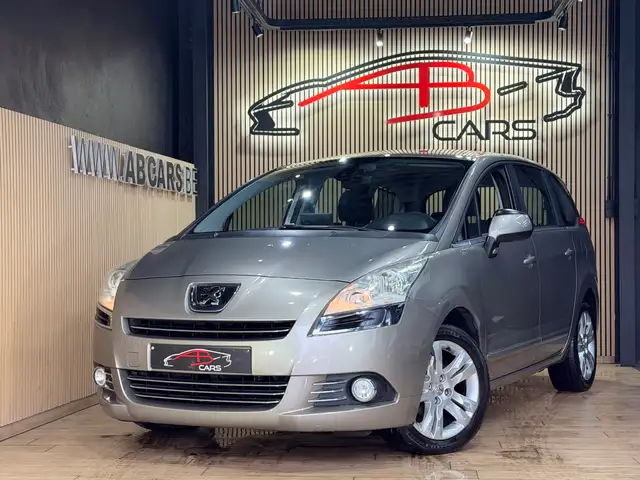 Peugeot 5008 1.6i * 7 PLACES * GARANTIE 12 MOIS *