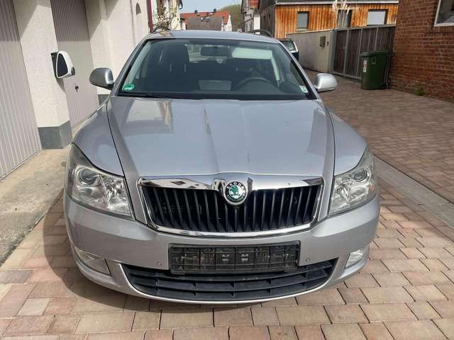 Imagine Skoda Octavia Combi 1.6 TDI DPF 8-fach bereift Parkpil
