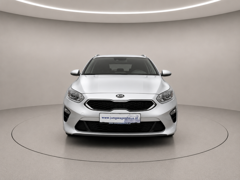 Kia Ceed SW / cee'd SW 1,5 TGDI Silber 48V DCT — photo 2