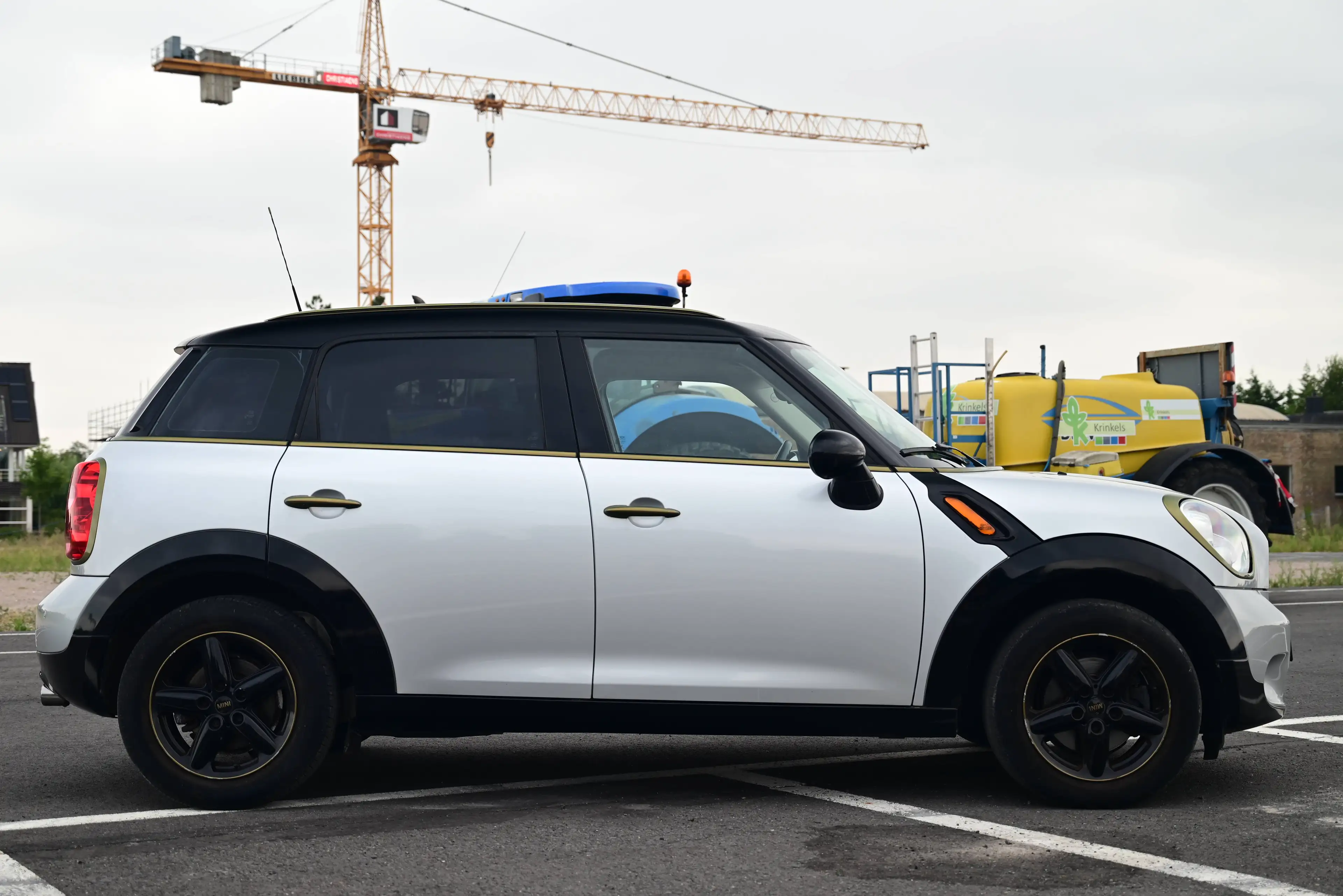 MINI One Countryman NAVI / BLUETOOTH / SILVER - BLACK - GOLD / PDC / SPORTSEATS — photo 9