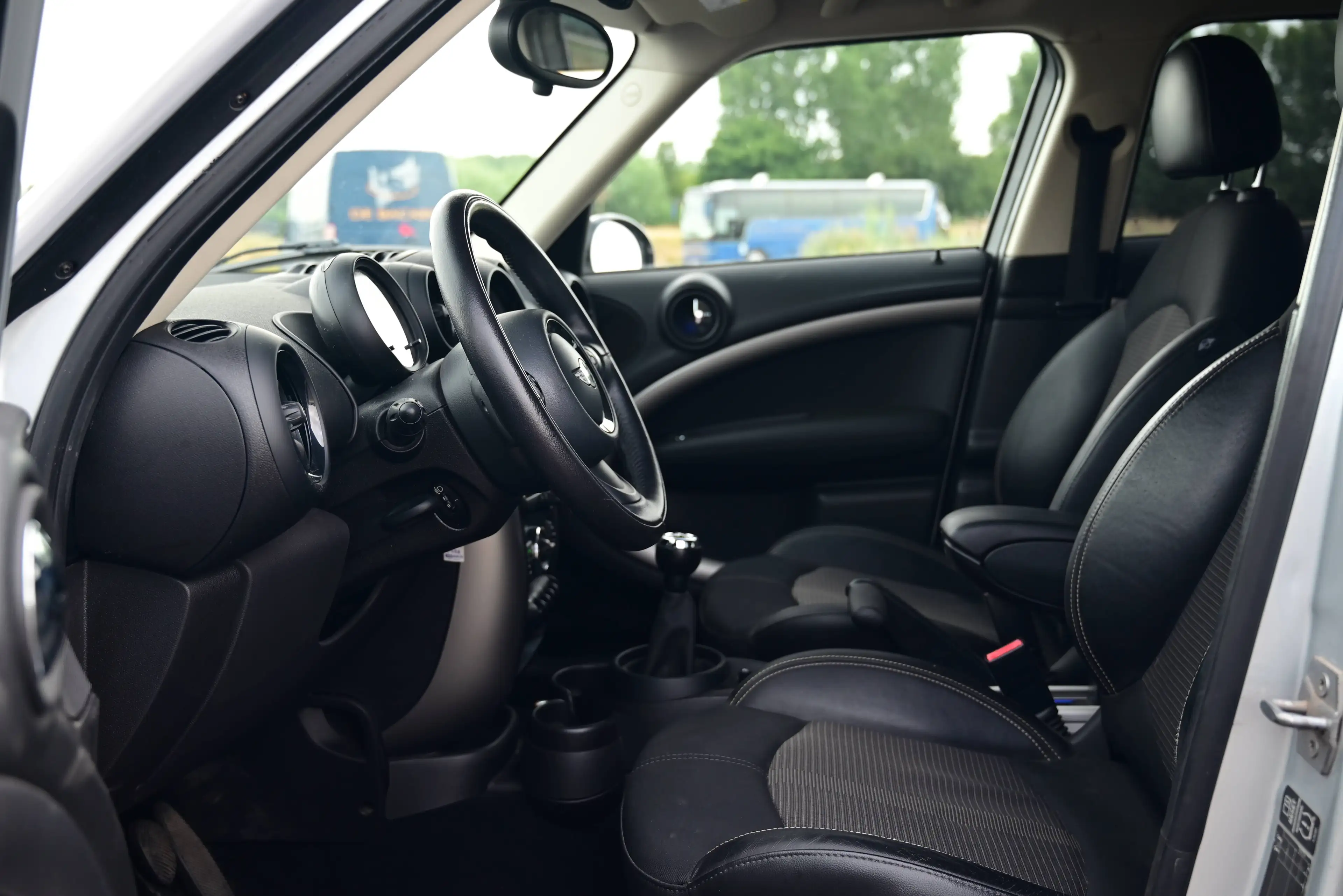 MINI One Countryman NAVI / BLUETOOTH / SILVER - BLACK - GOLD / PDC / SPORTSEATS — photo 13