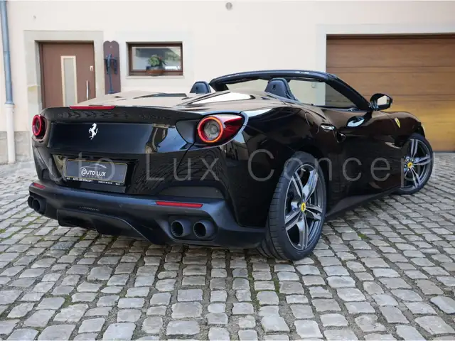 Ferrari Portofino view 3